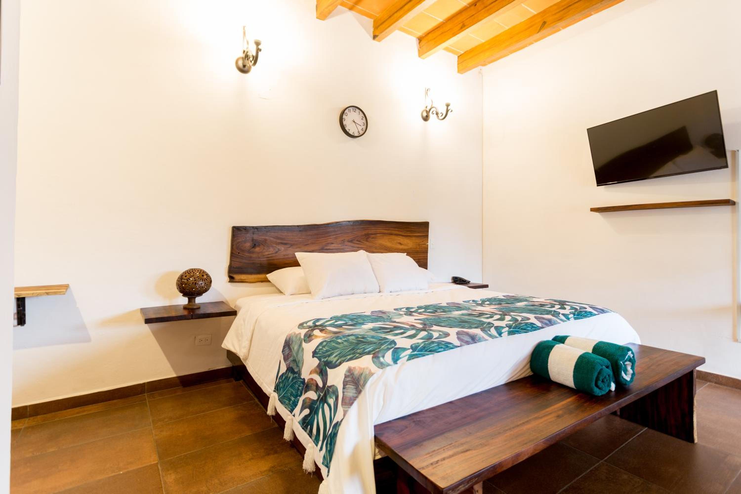 Double Room with Garden View - Photo 2