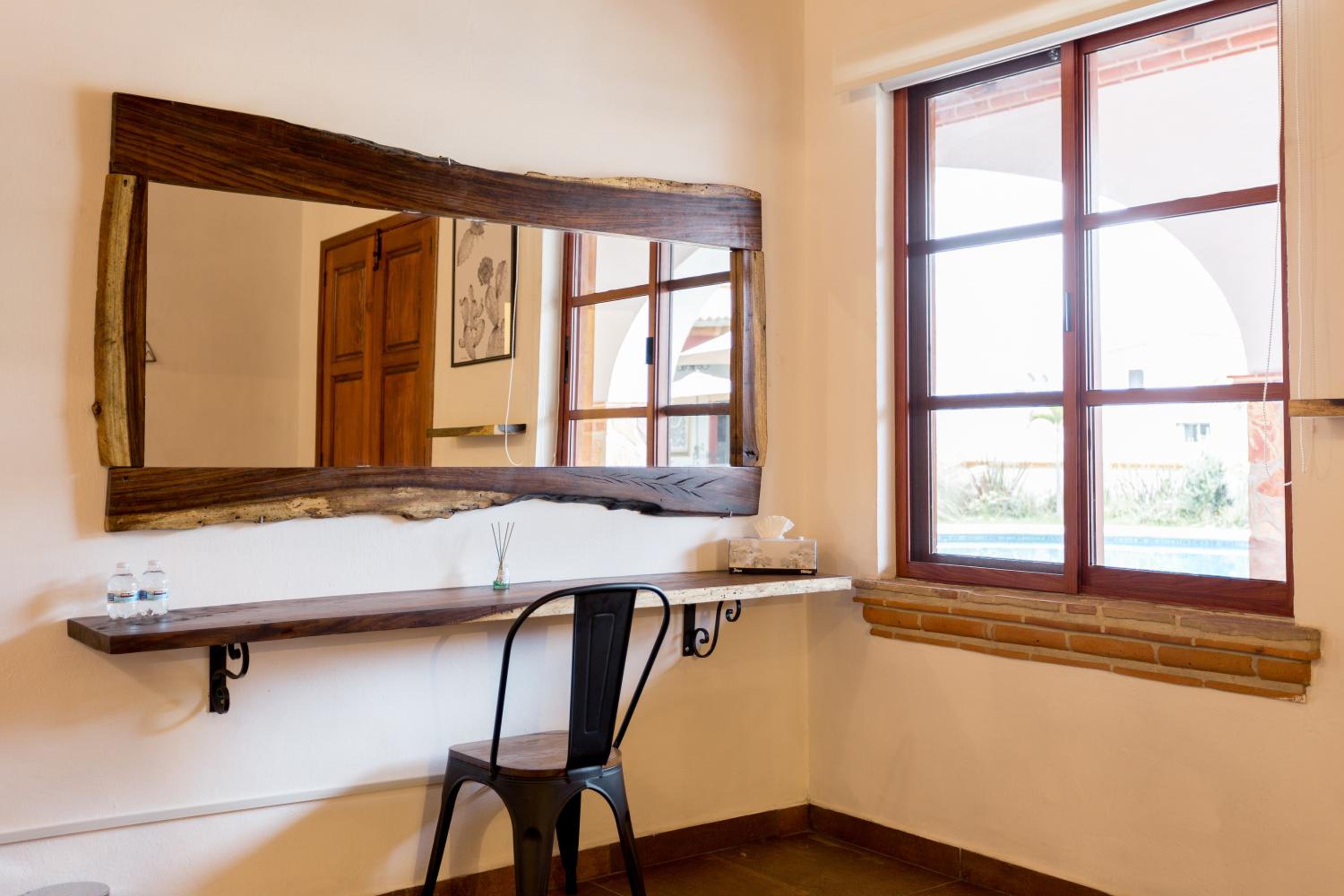 Double Room with Garden View - Photo 8