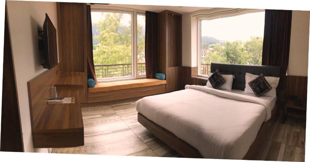 Standard Double or Twin Room photo 2