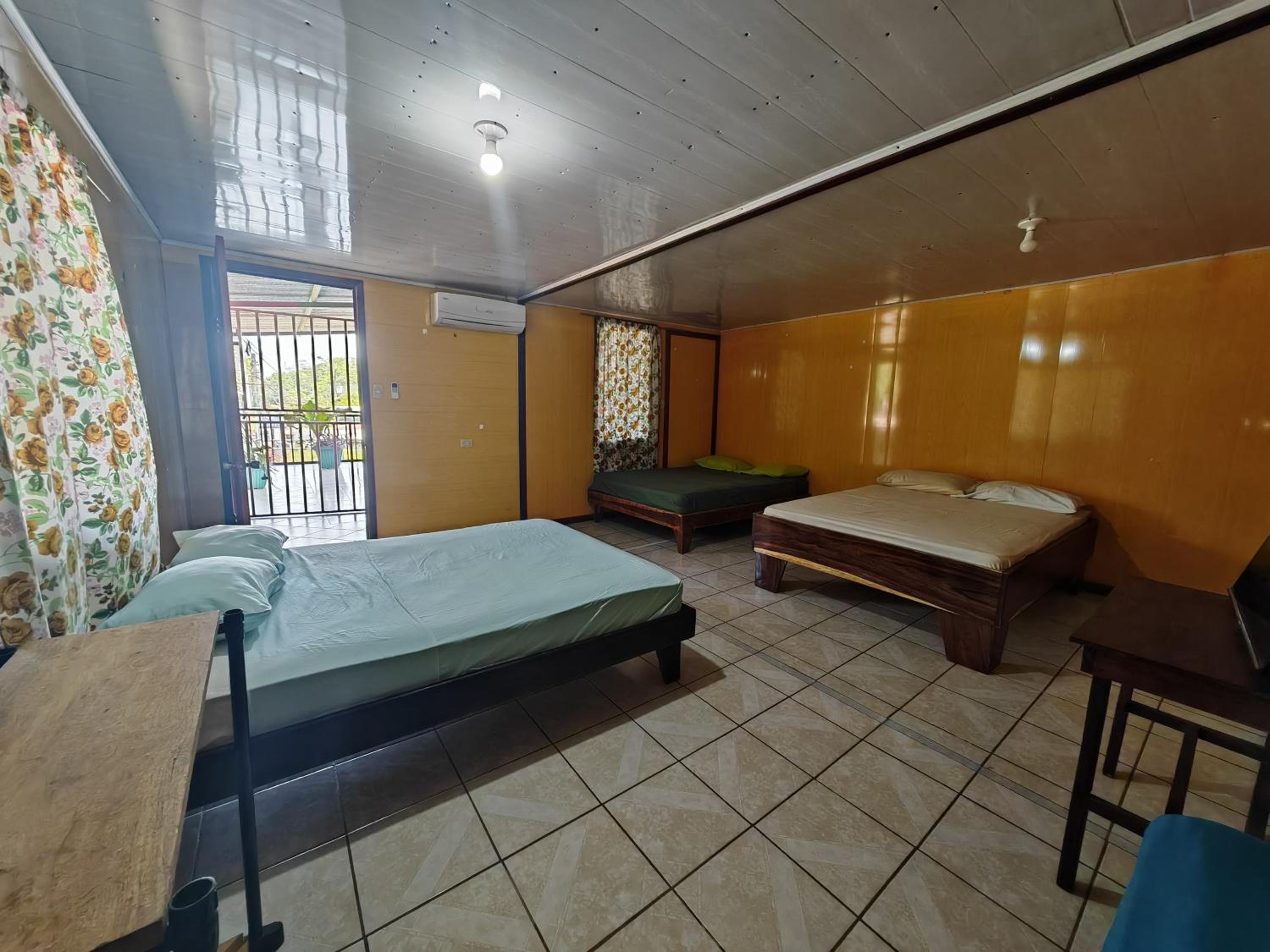Bed In 4-Bed Dormitory Room photo 1