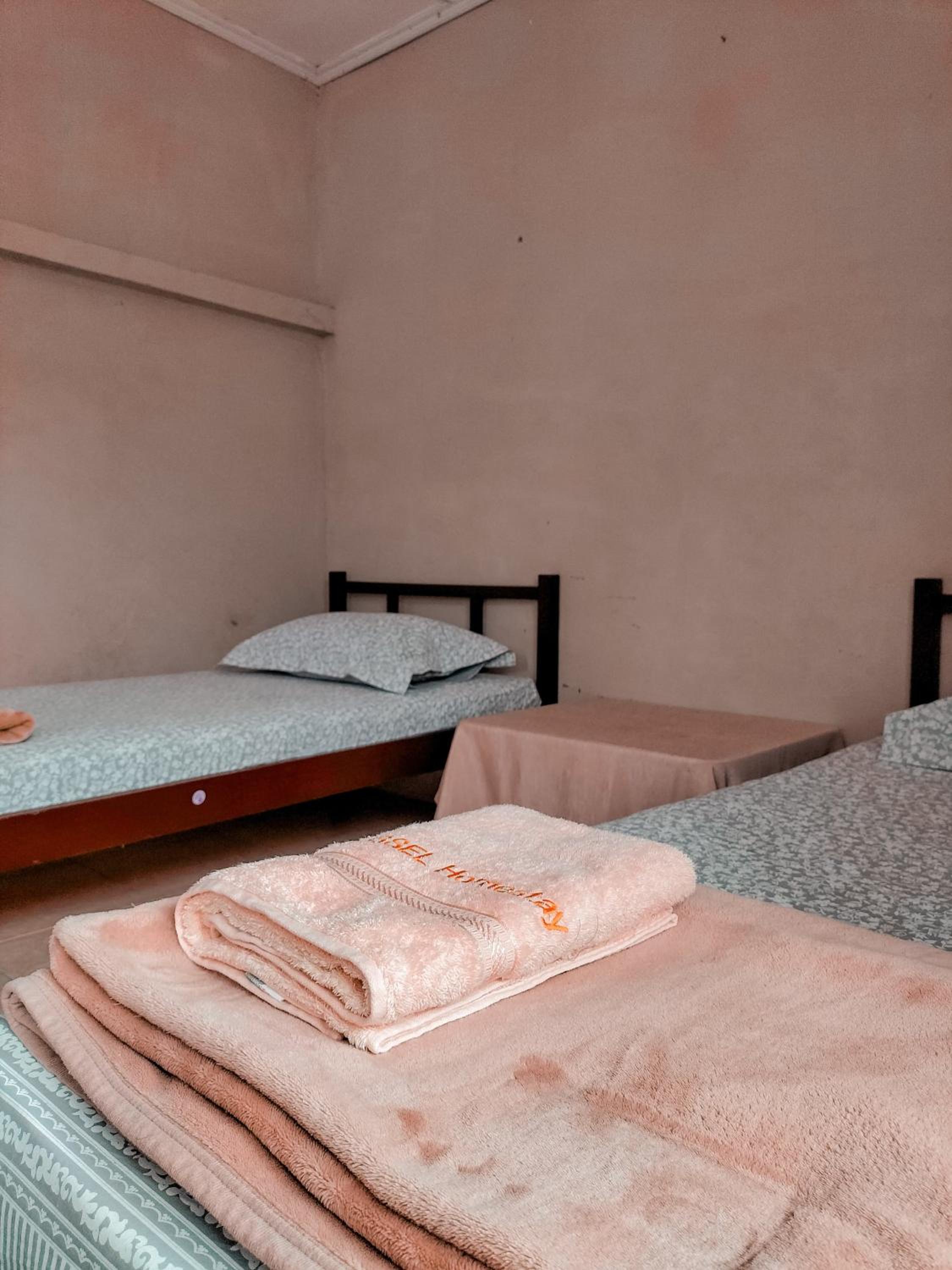 Twin Room With Private Bathroom photo 3