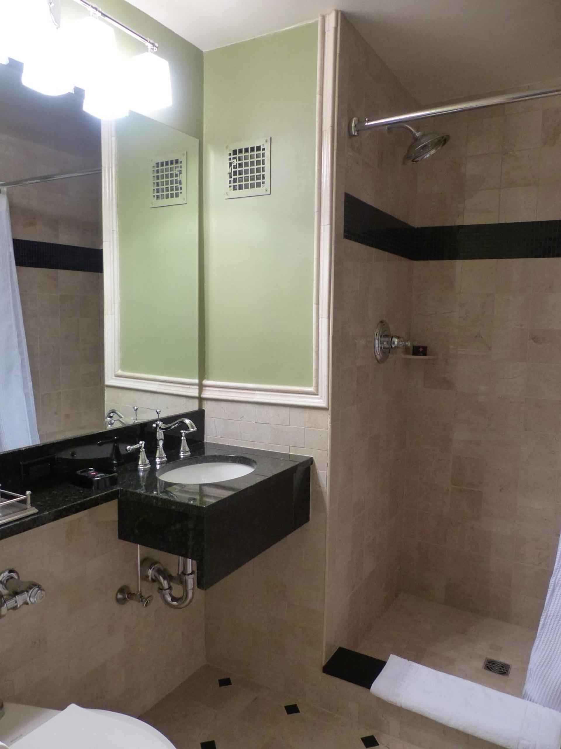 Deluxe Queen Room with Two Queen Beds - Non-Smoking photo 2