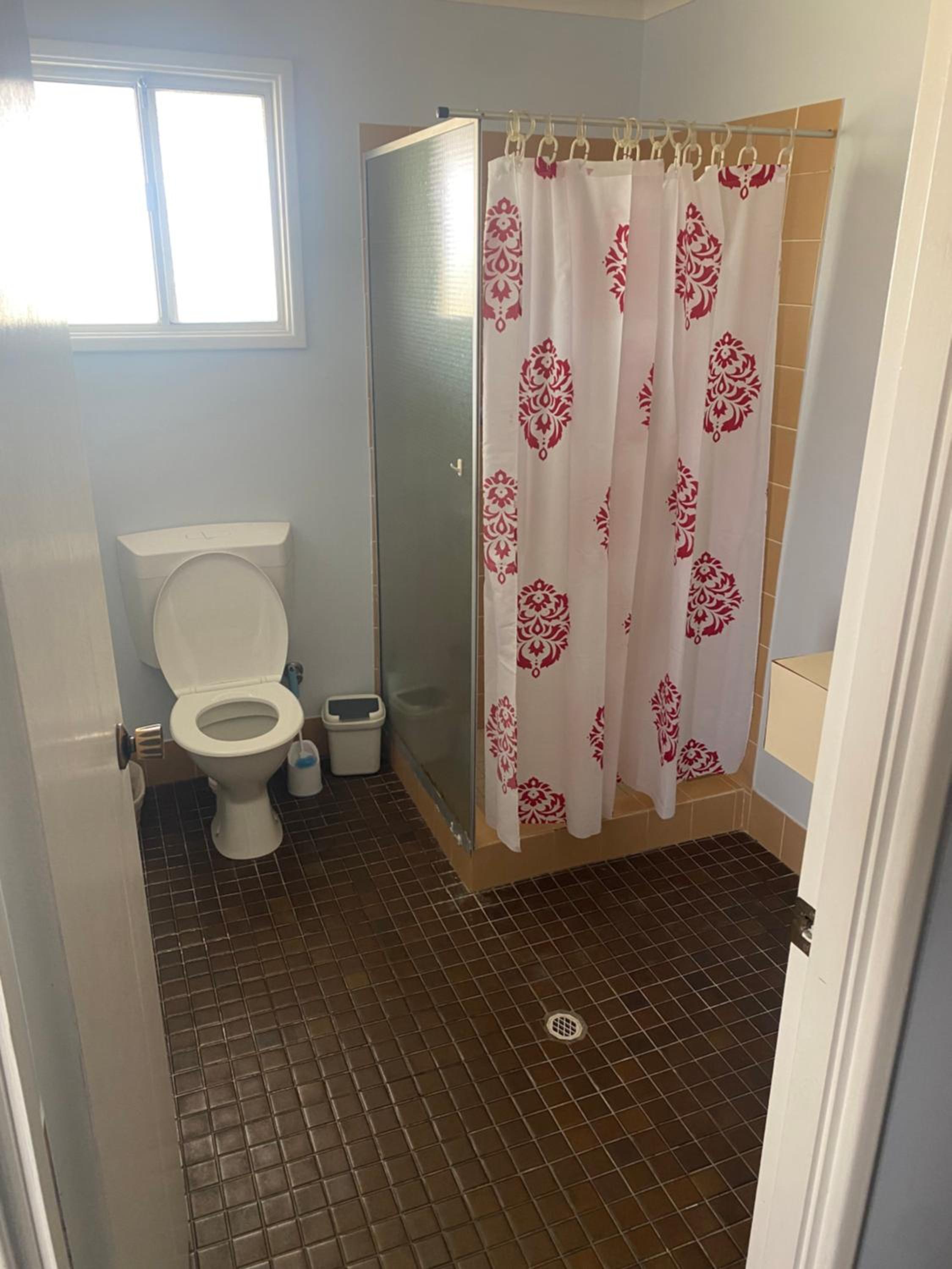 Three-Bedroom House photo 3