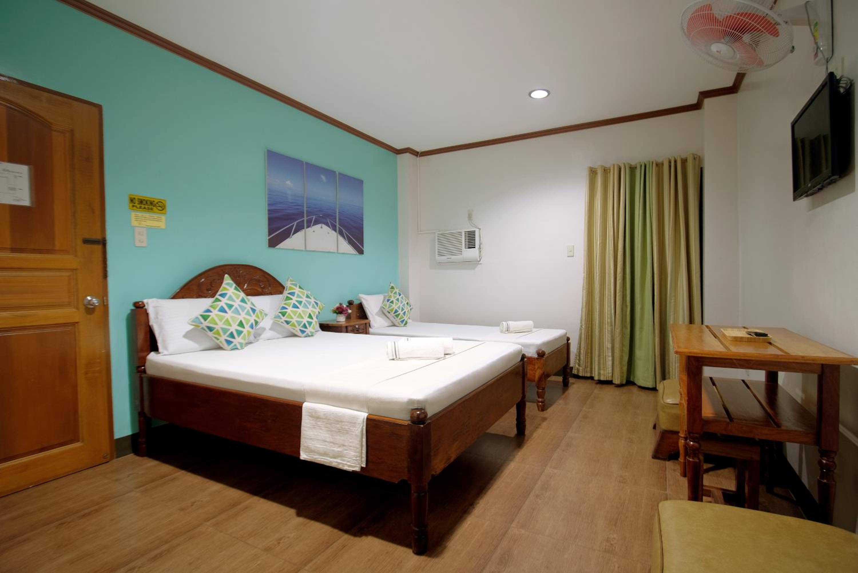Superior Triple Room photo 3