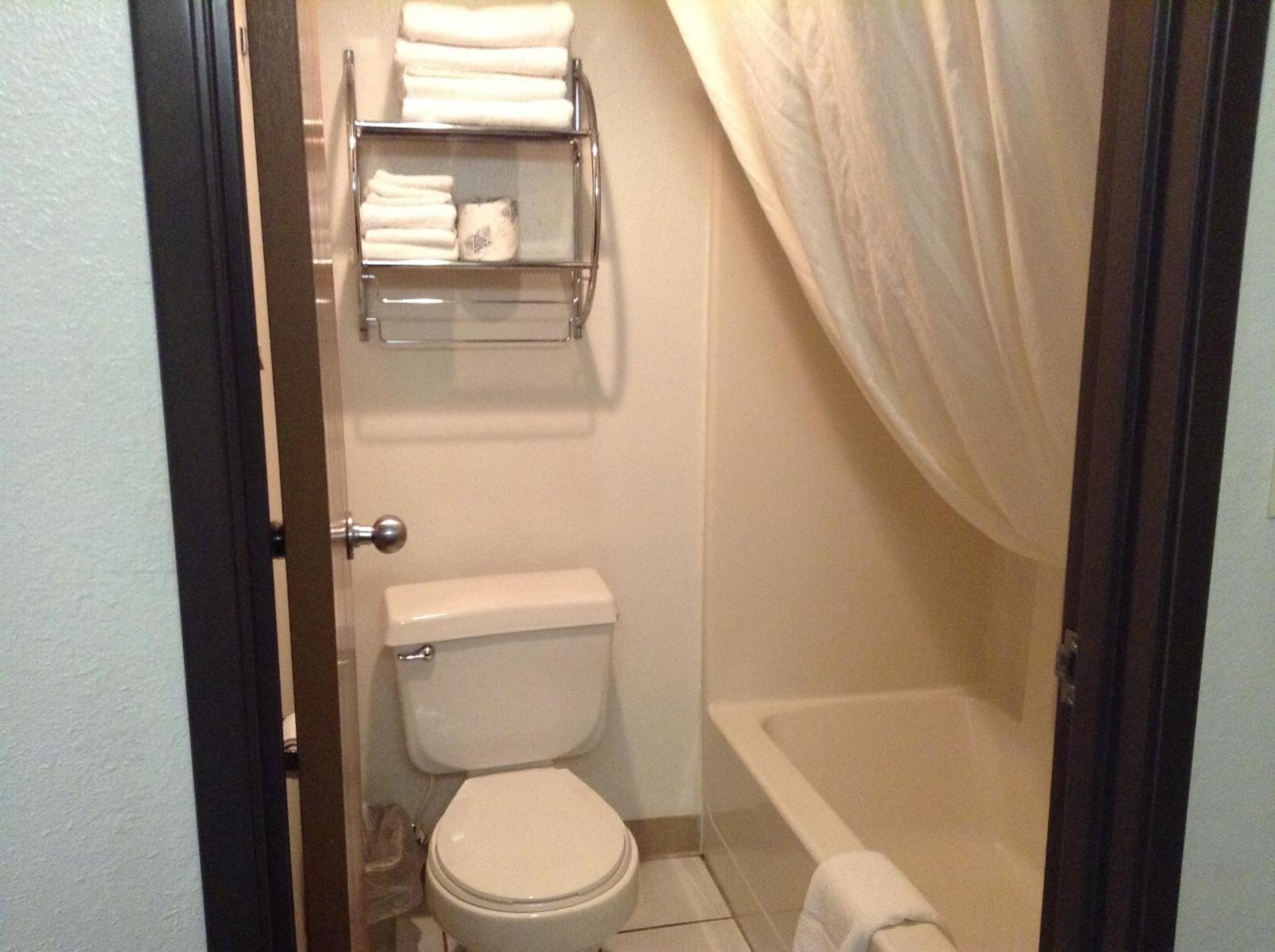Standard Single Room - Photo 8