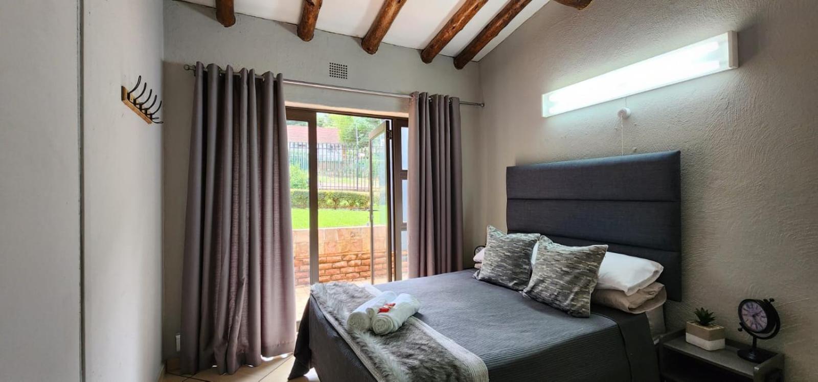 One-Bedroom House photo 2