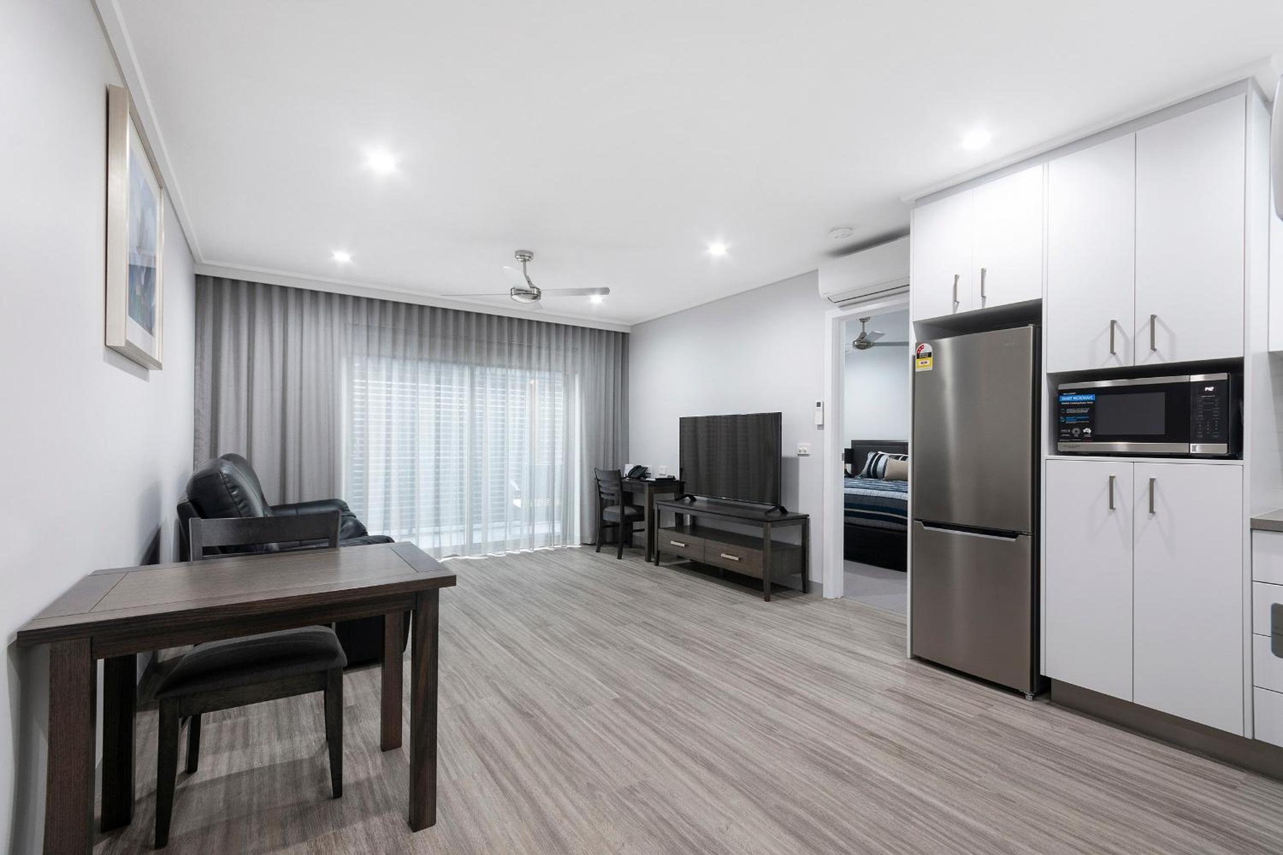 One-Bedroom Apartment - Photo 7