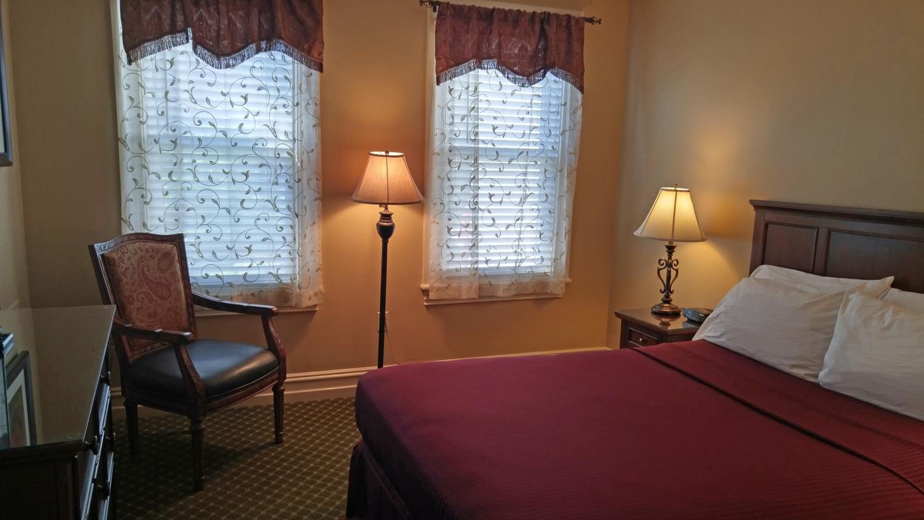 Standard Queen Room photo 3