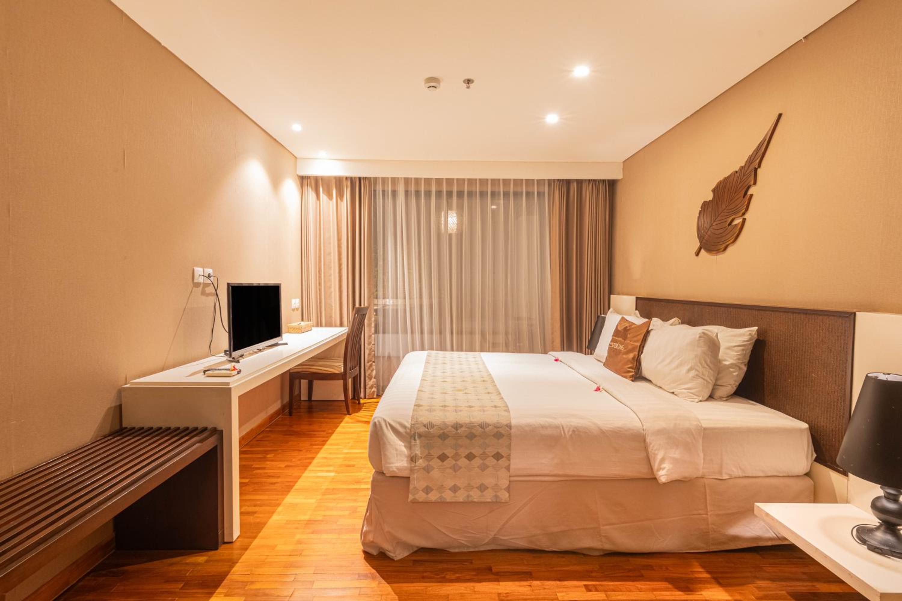 Three-Bedroom Villa - Photo 11