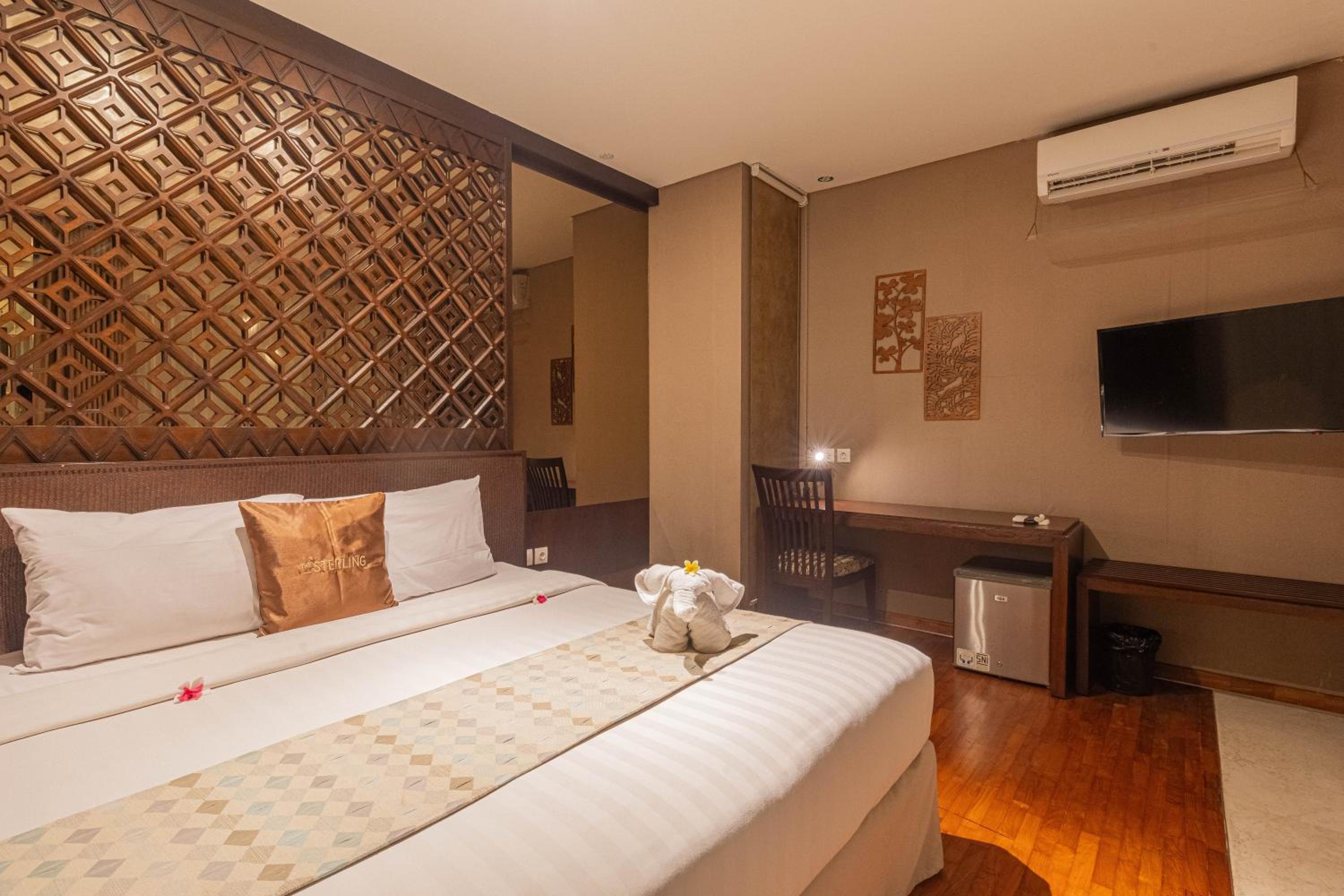 Three-Bedroom Villa - Photo 6