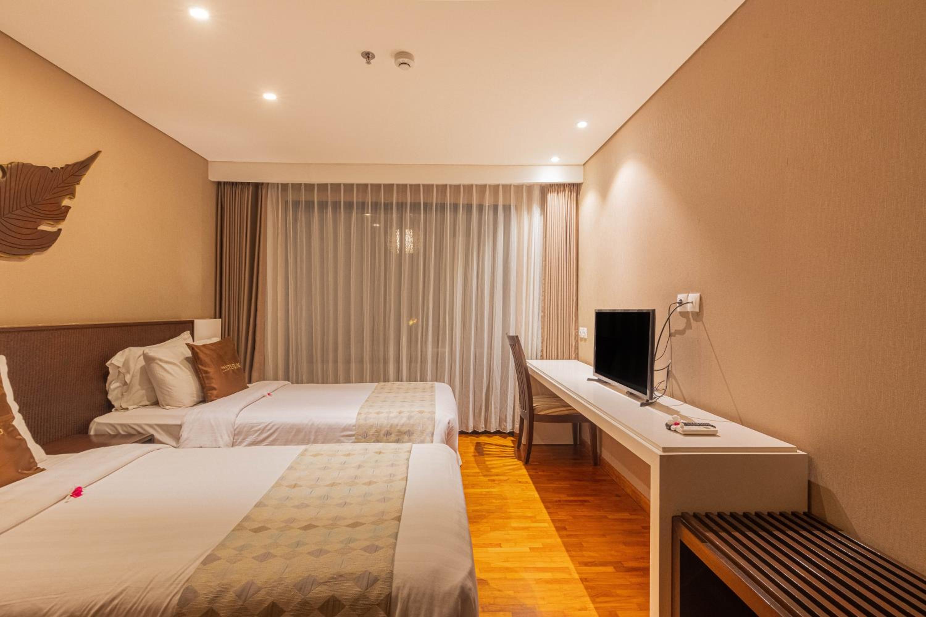 Three-Bedroom Villa - Photo 3
