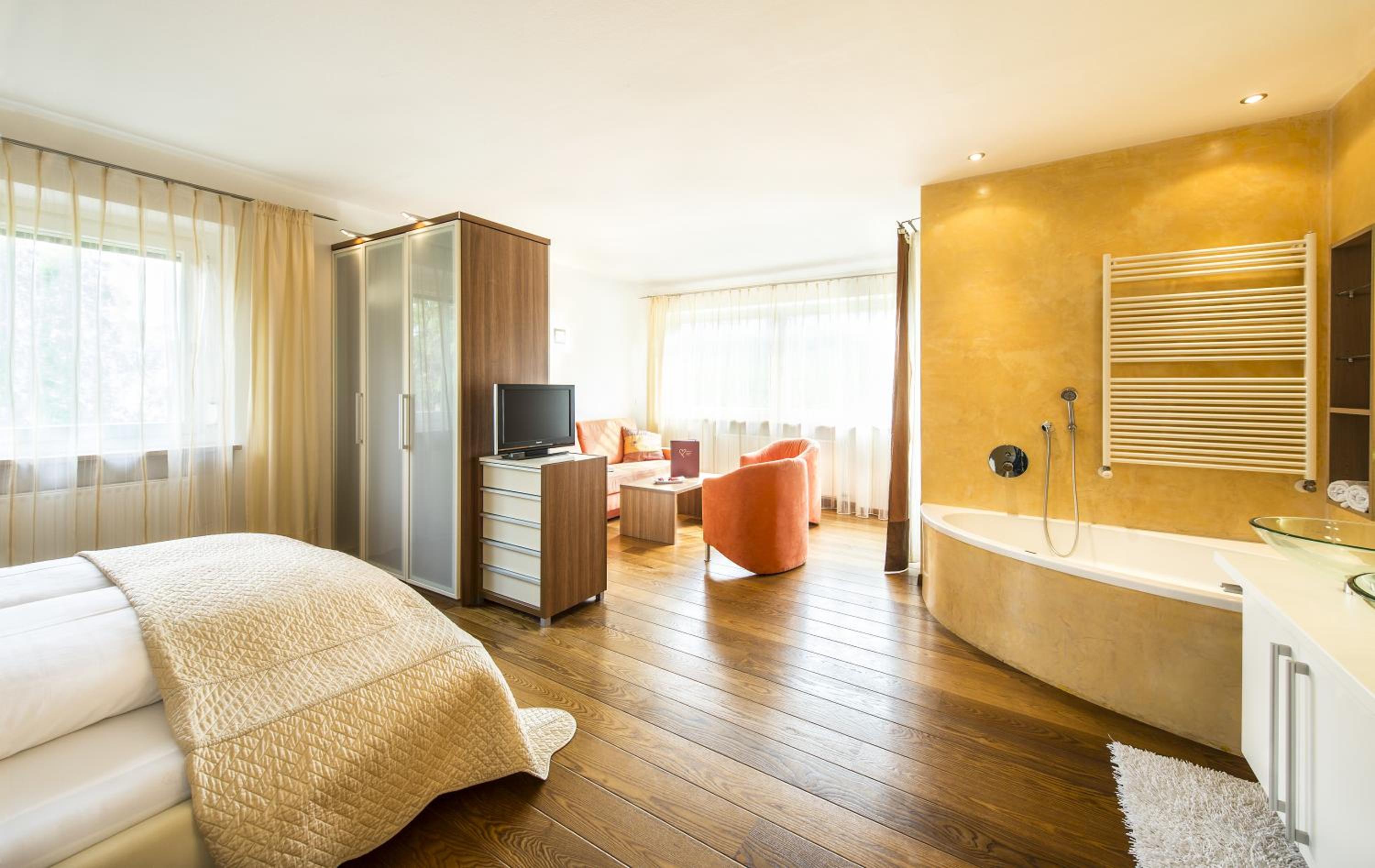 Suite with Balcony (2 Adults)