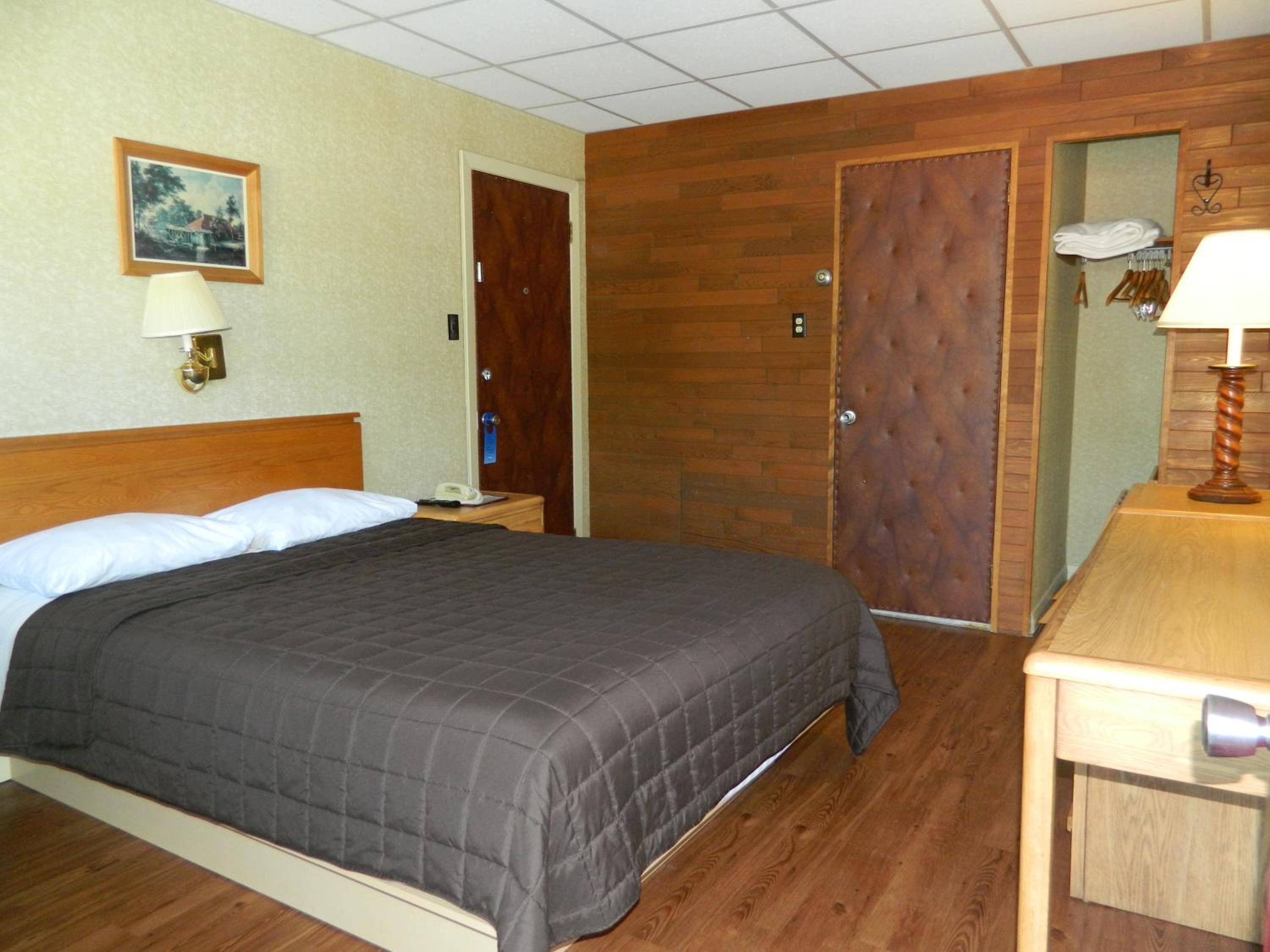 Queen Room photo 3