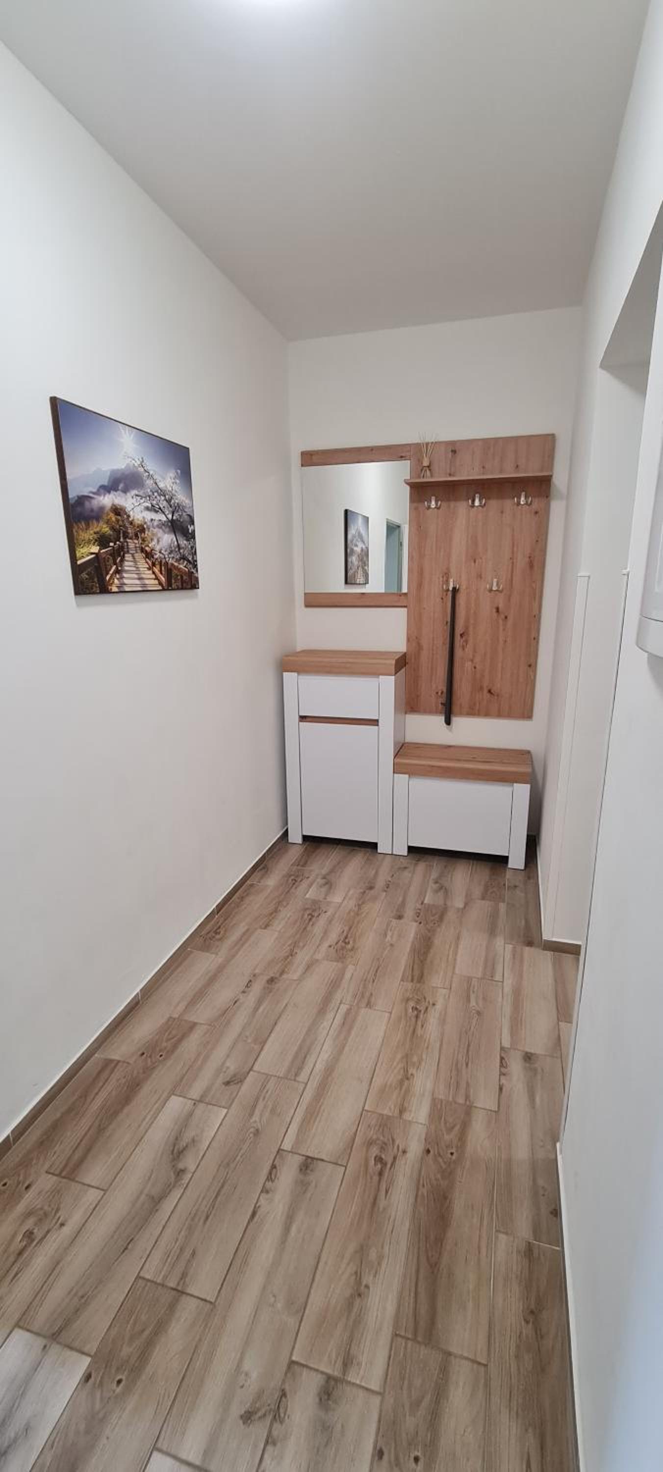 One-Bedroom Apartment - Photo 6