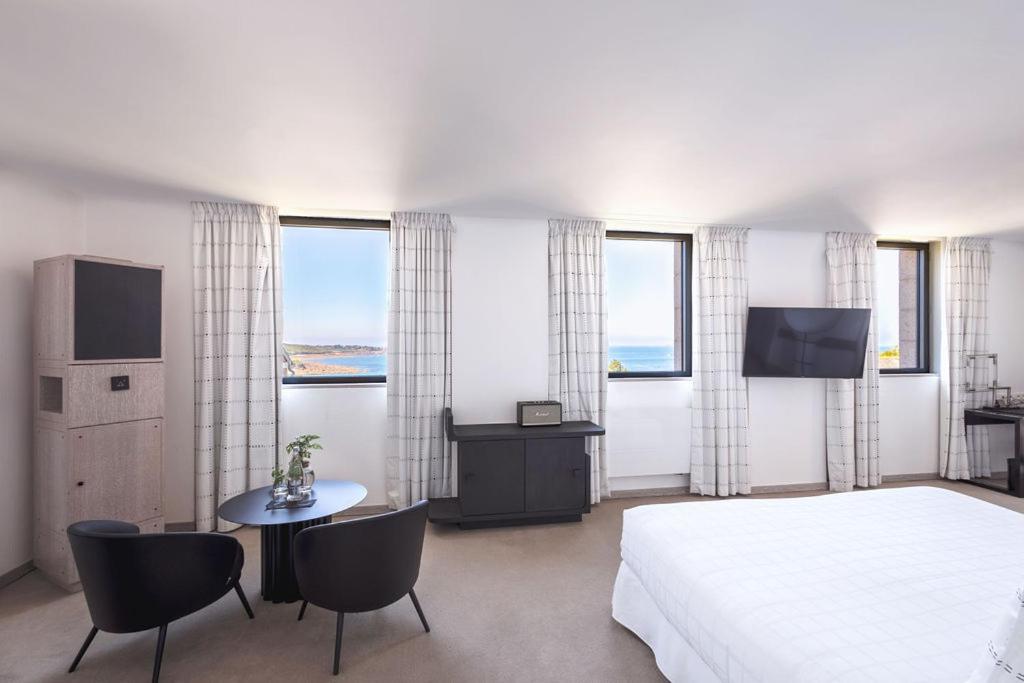 Deluxe Double Room with Sea View photo