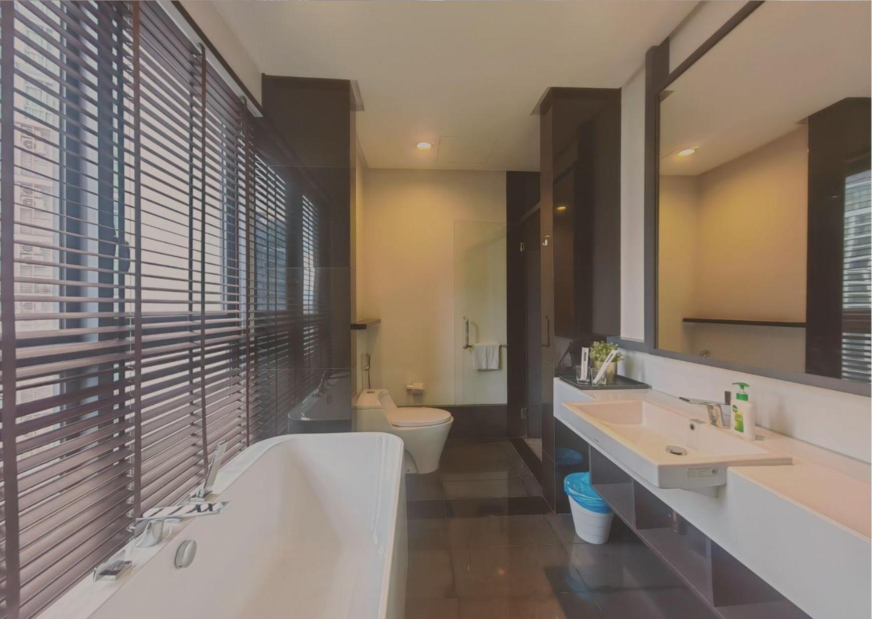 Classic 1-Bedroom Suite with Bathtub