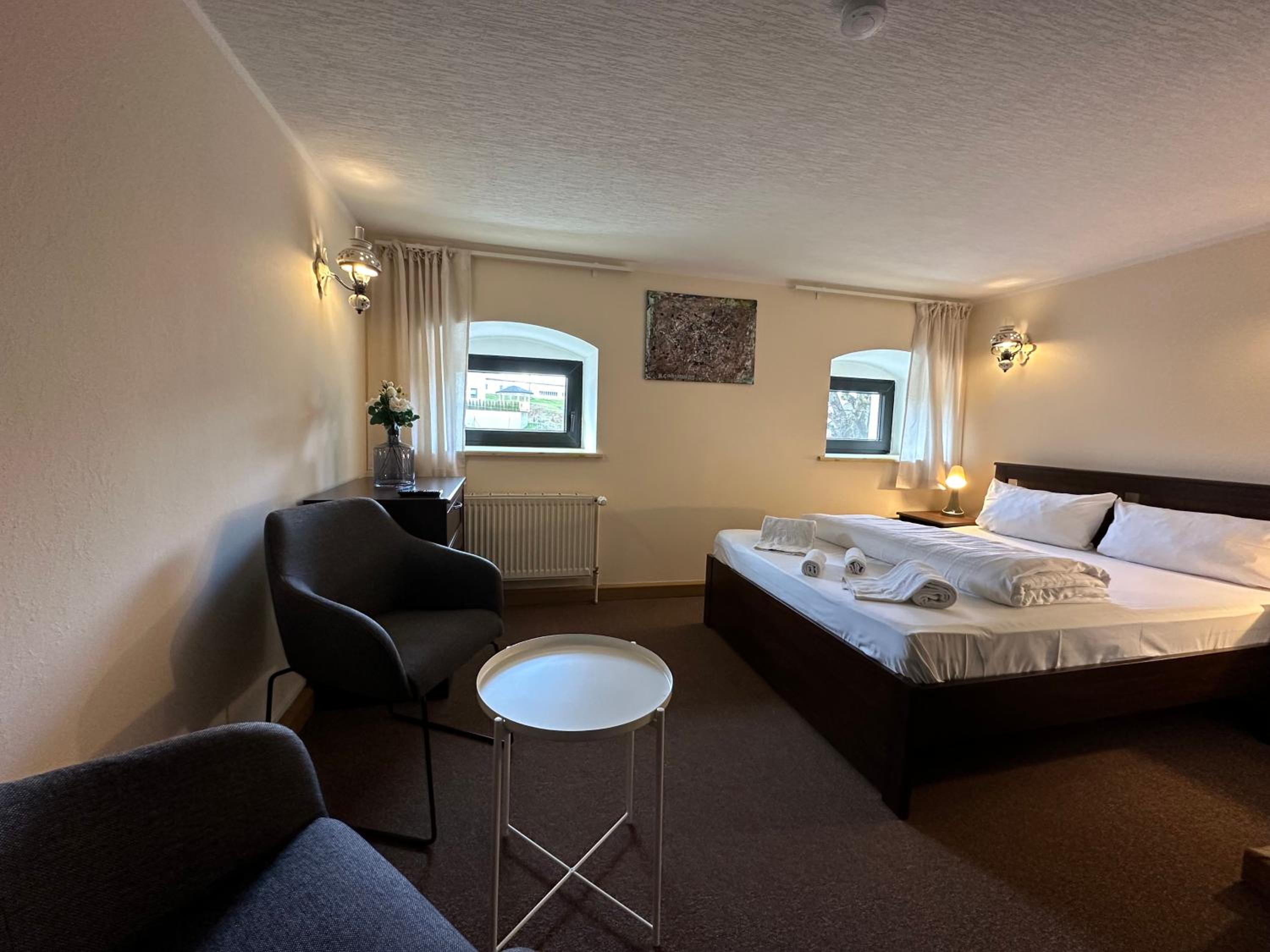 Double Room with Private Bathroom photo 2