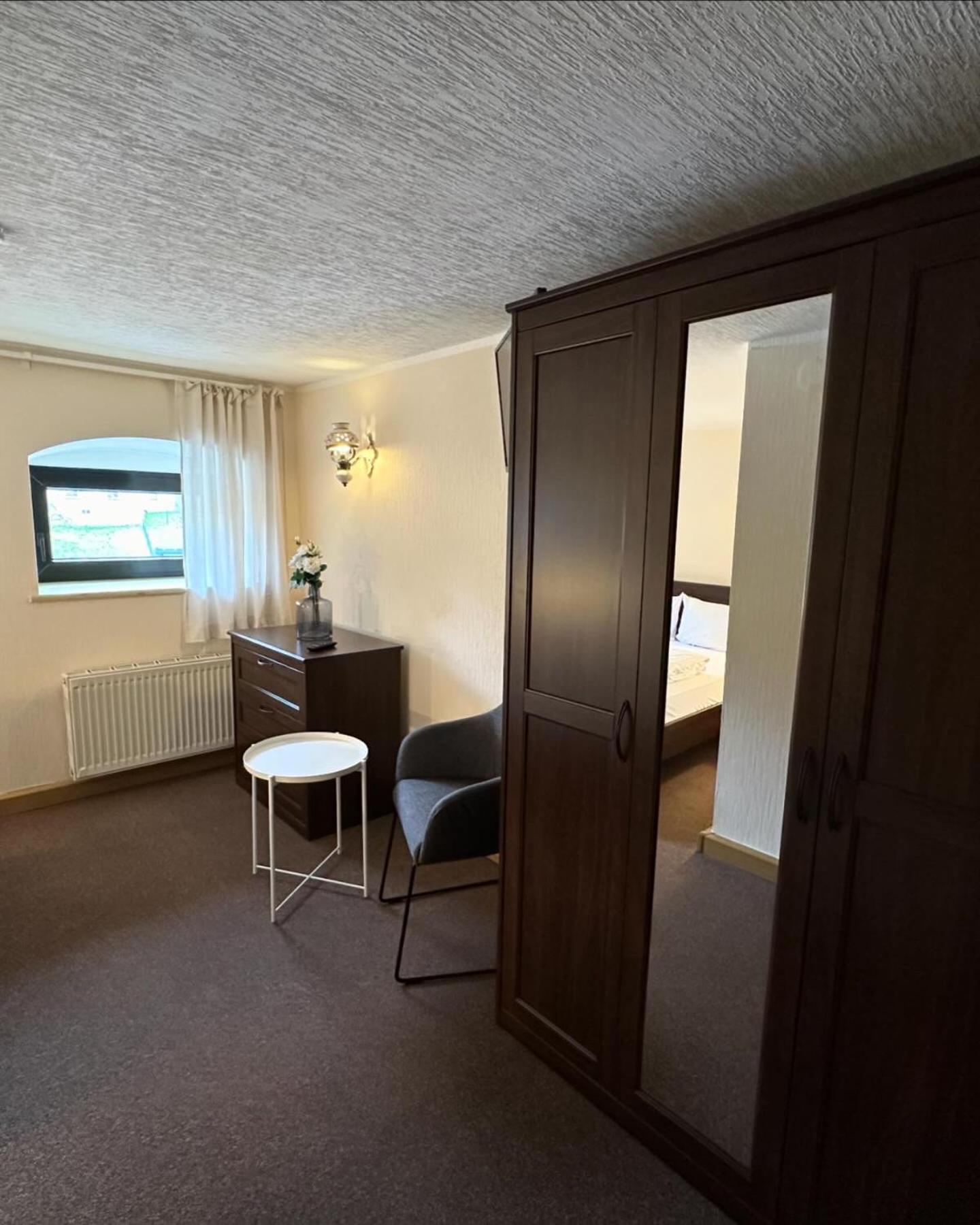 Twin Room with Private Bathroom photo 3