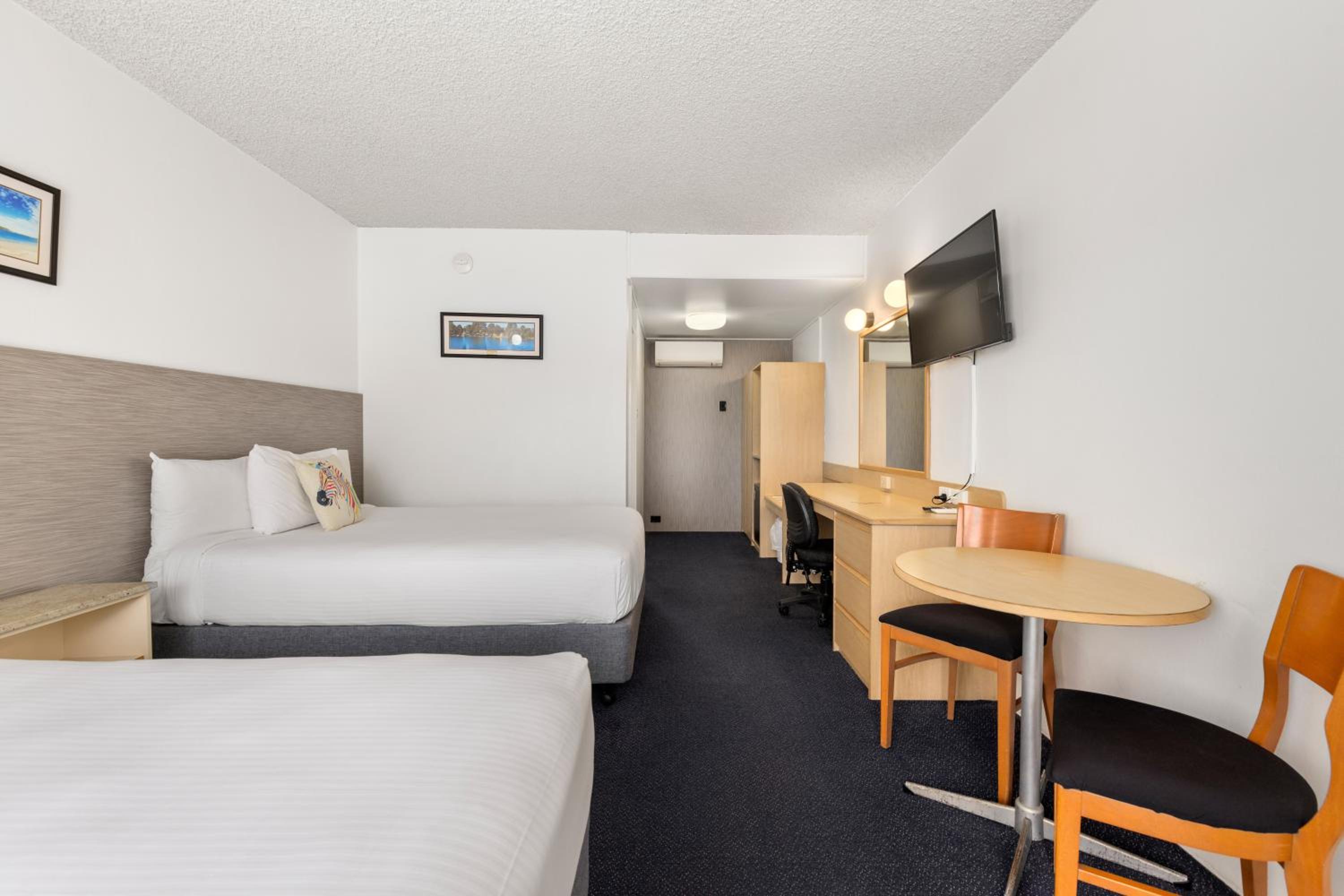 Deluxe Twin with 2 Queen Beds - Not Pet Friendly - Photo 4