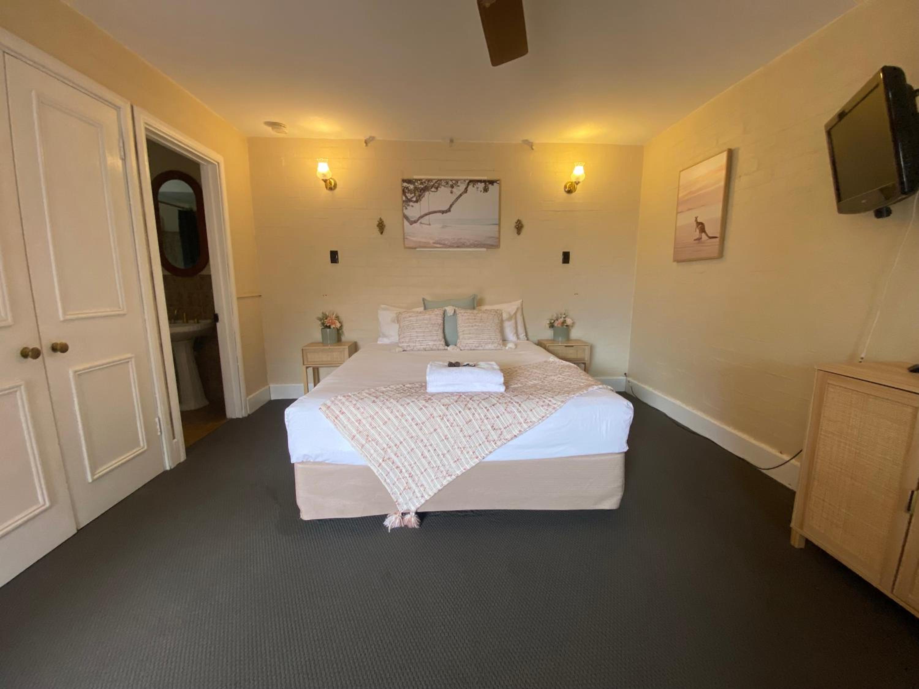 Deluxe Queen Room photo 3