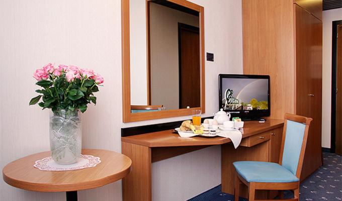 Double or Twin Room - Photo 3