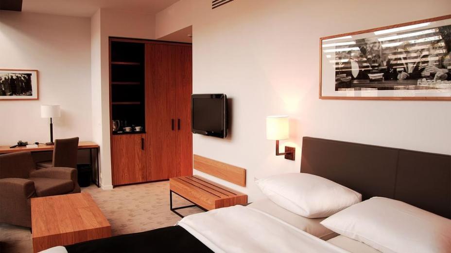 Executive Room - Photo 9