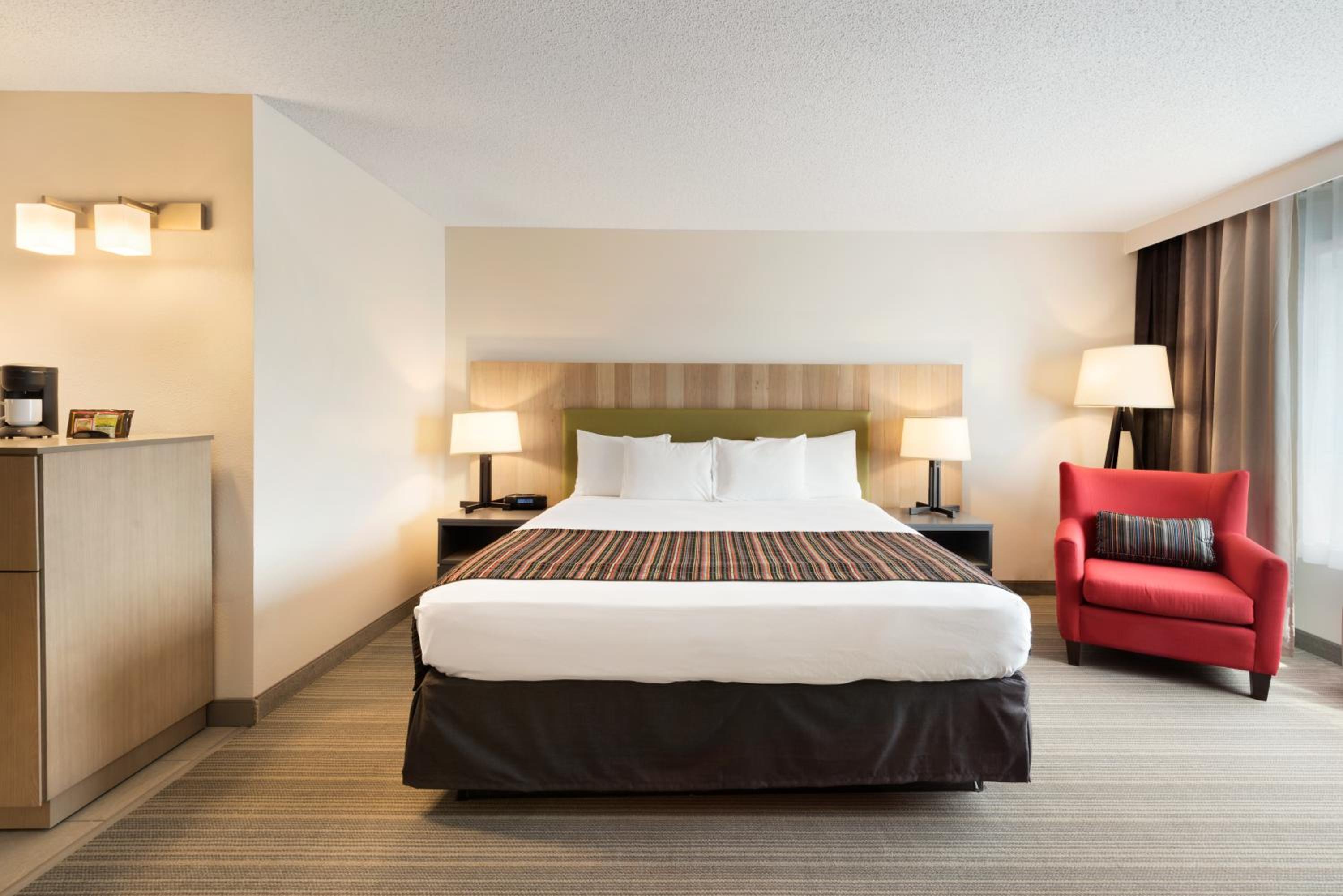 King Suite with Whirlpool and Sofa Bed