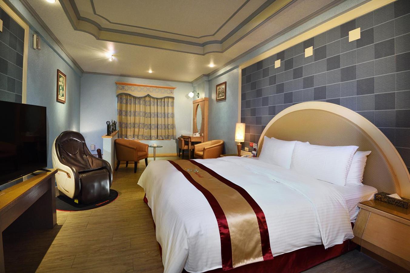 Queen Room with Spa Bath photo 1