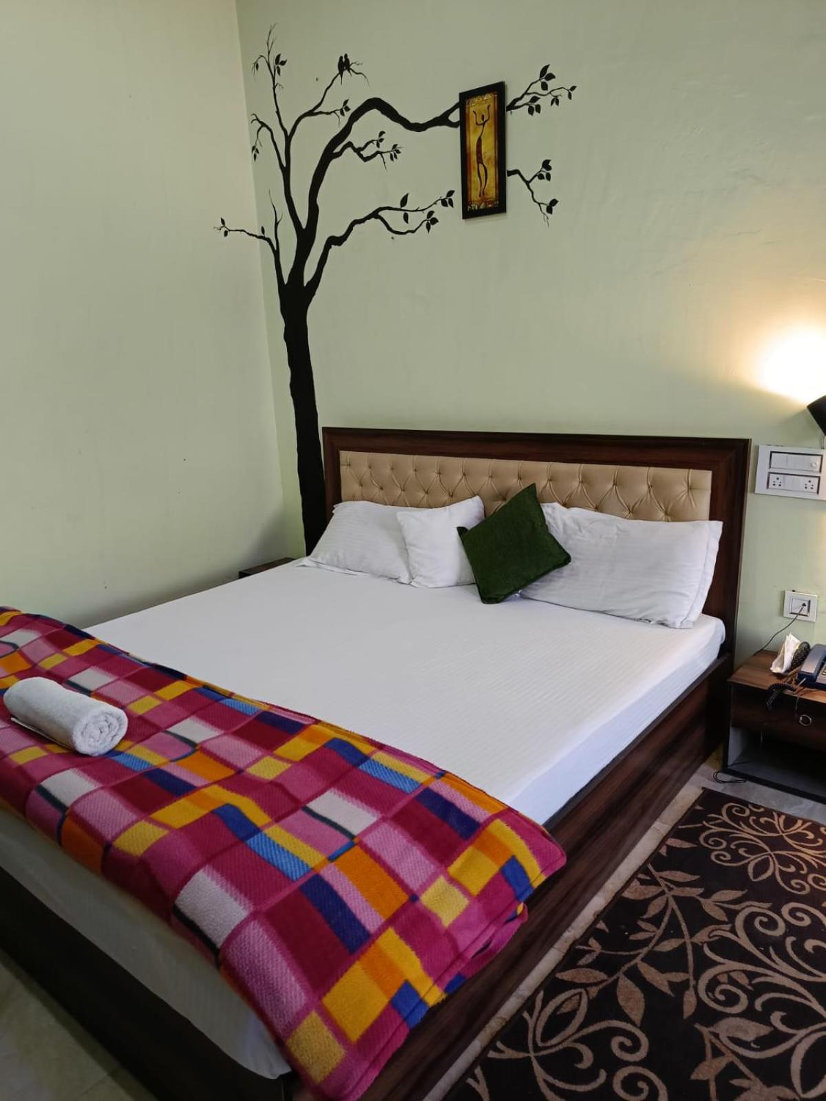 Deluxe King Room photo 1