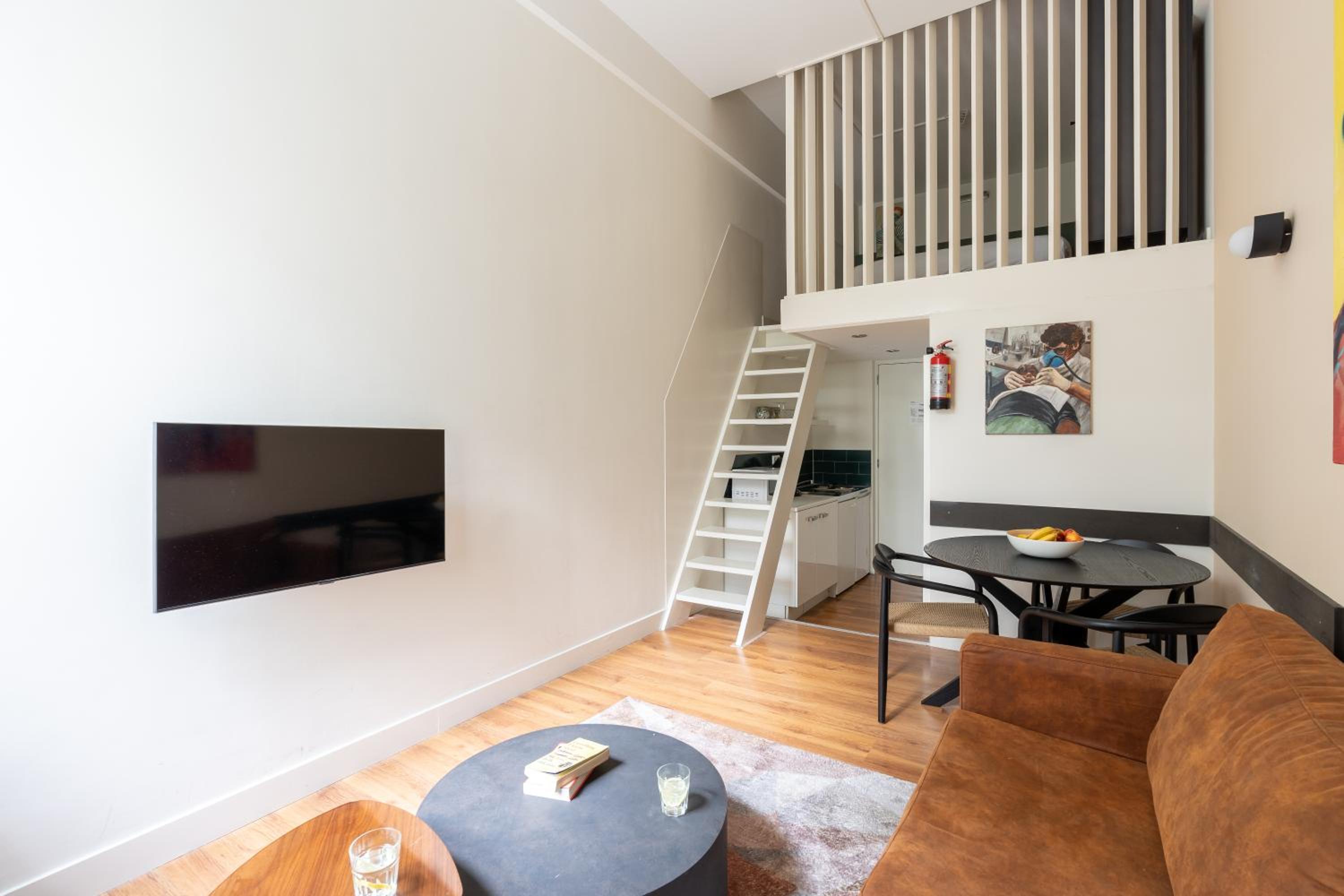 Medium Studio with Kitchen - Duplex photo 2