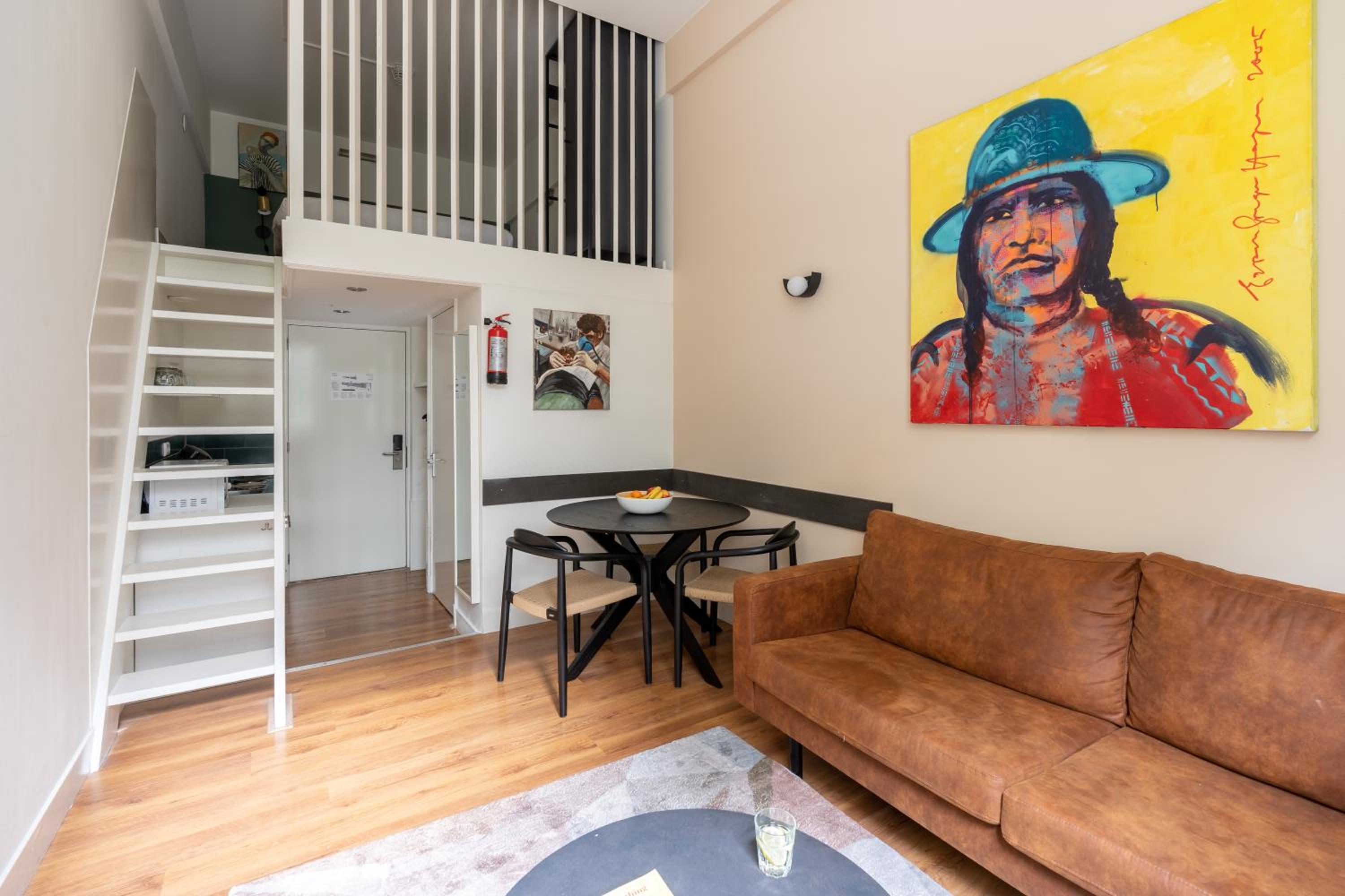 Medium Studio with Kitchen - Duplex photo 3