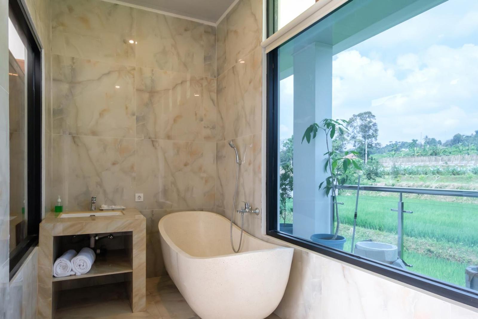 Family Suite - Photo 9