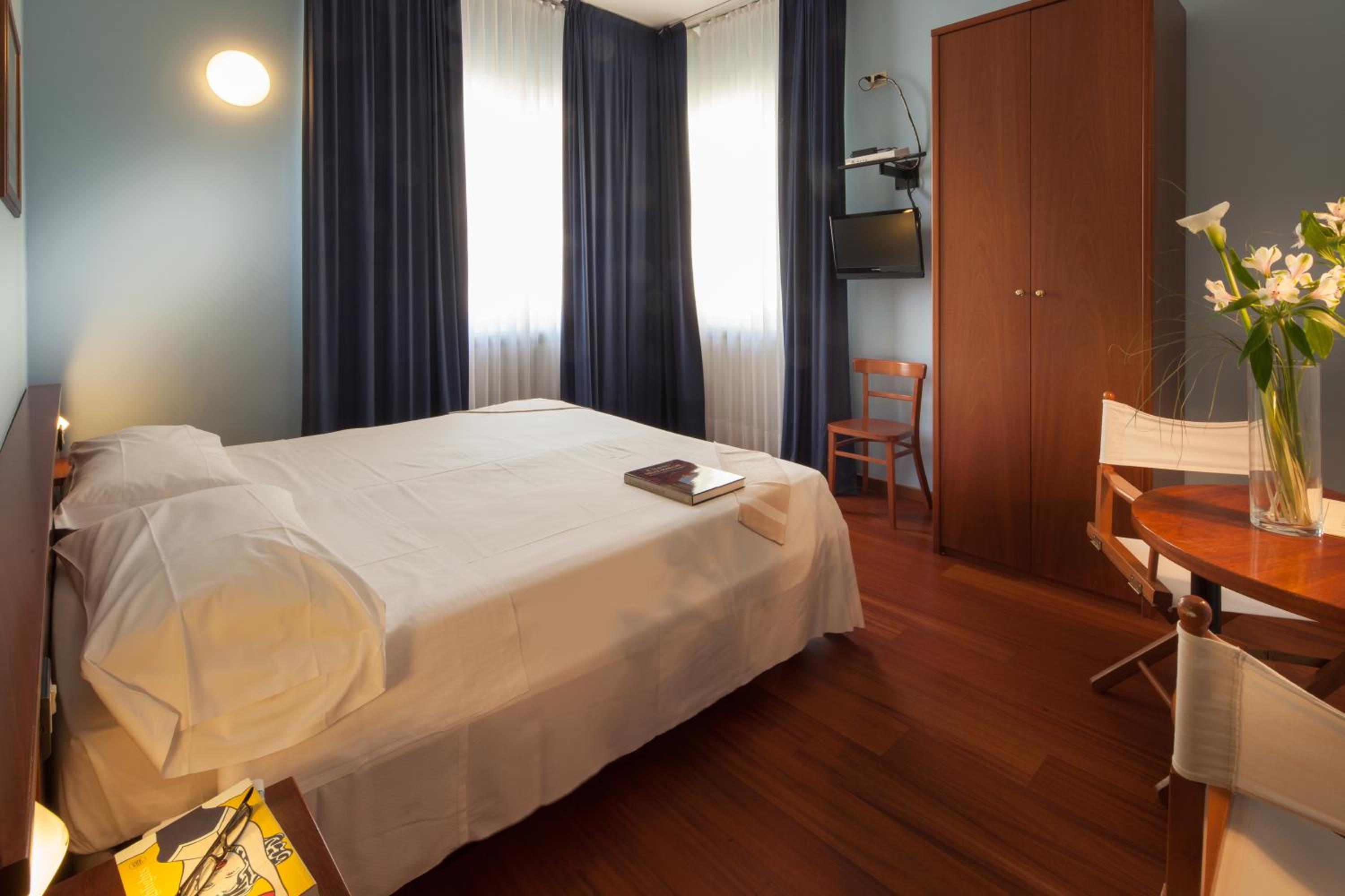Superior Double or Twin Room - Photo 5