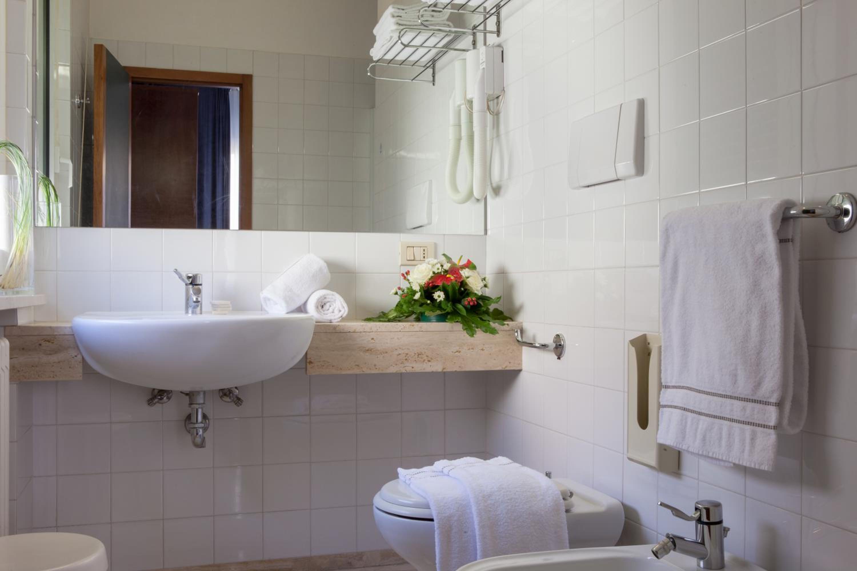 Superior Double or Twin Room - Photo 2