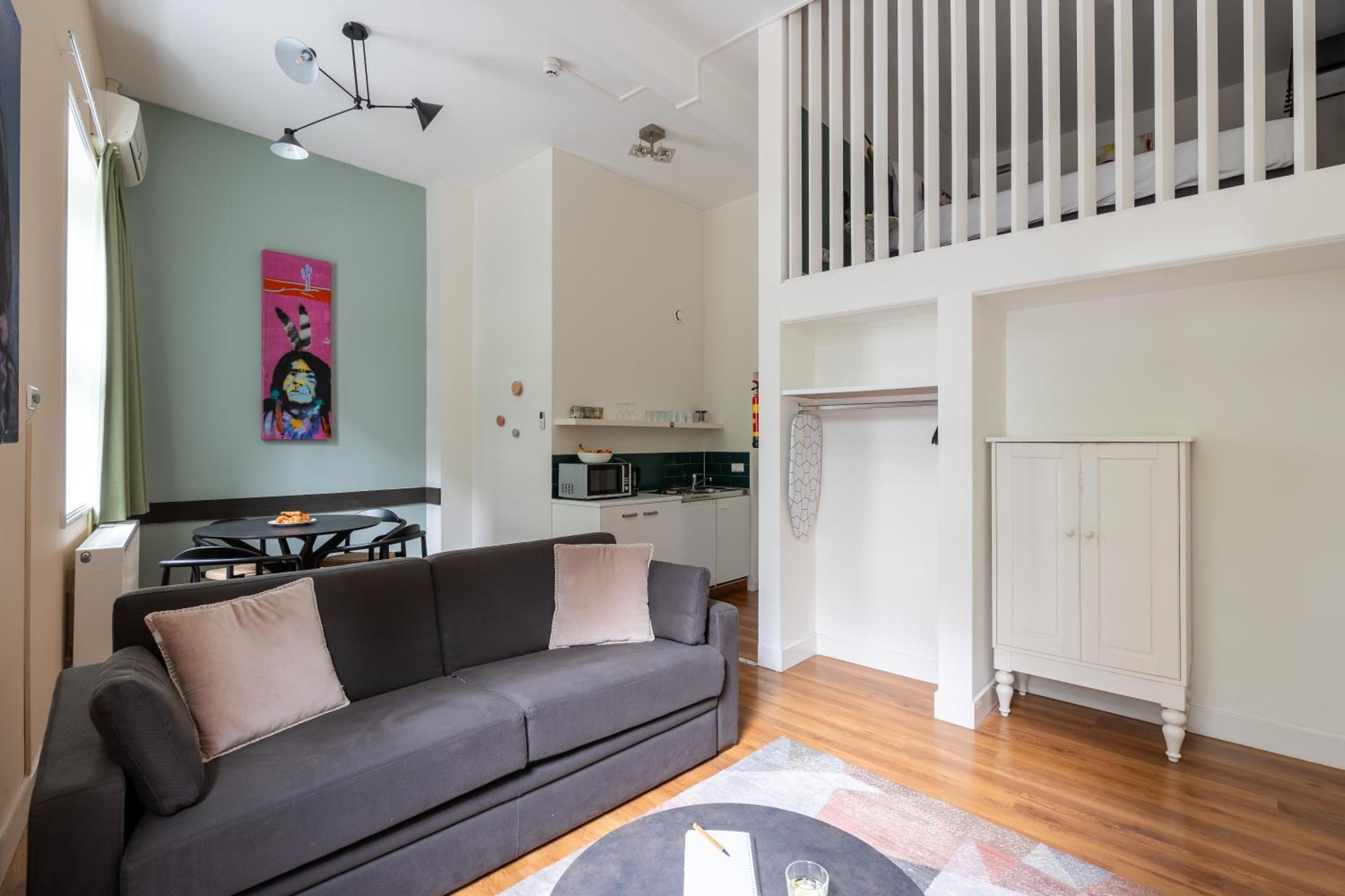 Large Studio with Kitchenette and Sofa Bed - Duplex photo 2