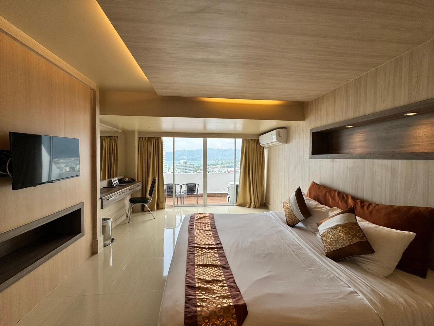 Deluxe Double Room with Sea View - Photo 5