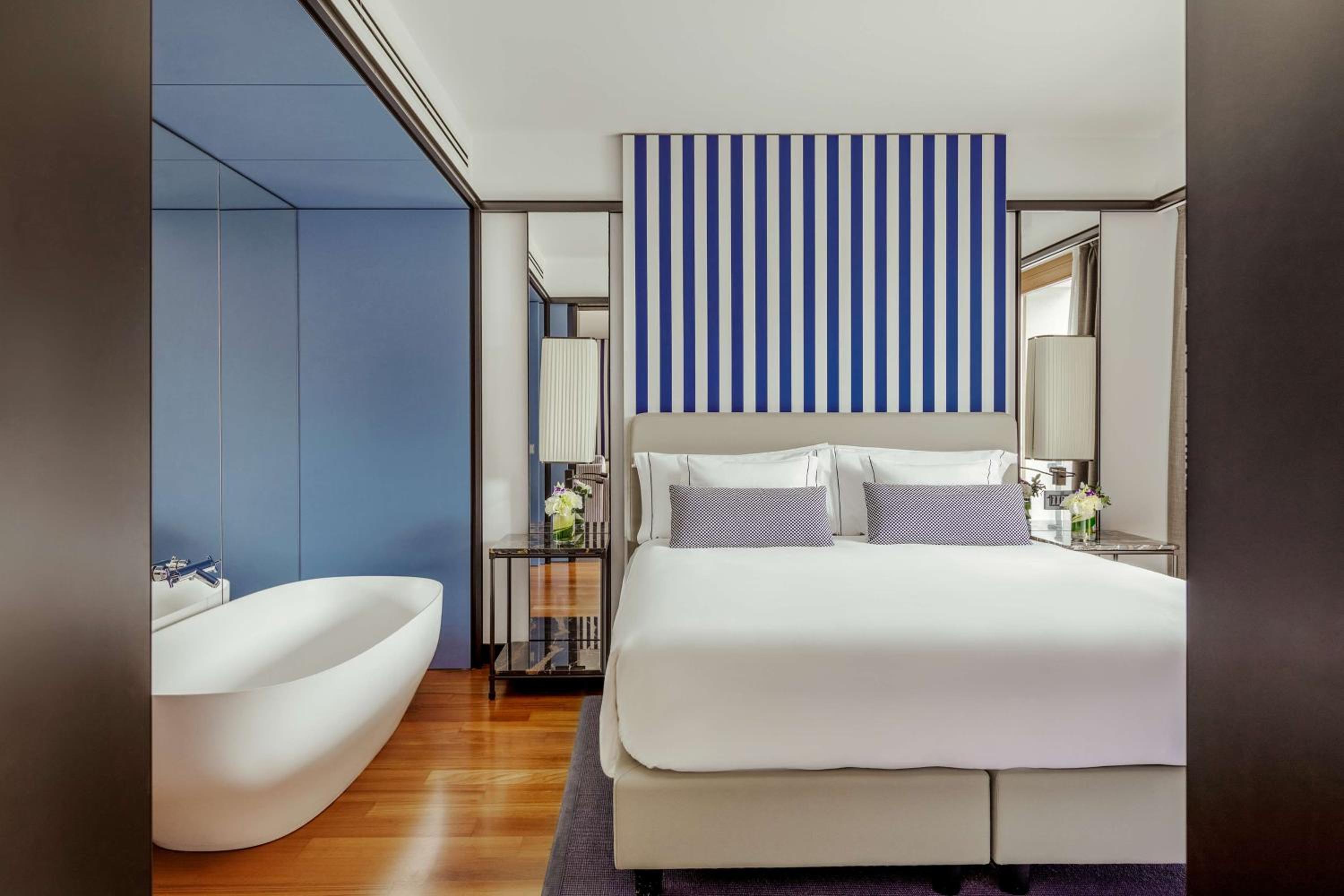 Suite with Terrace and Panoramic View with Extra Bed (2 Adults + 1 Child) photo 2