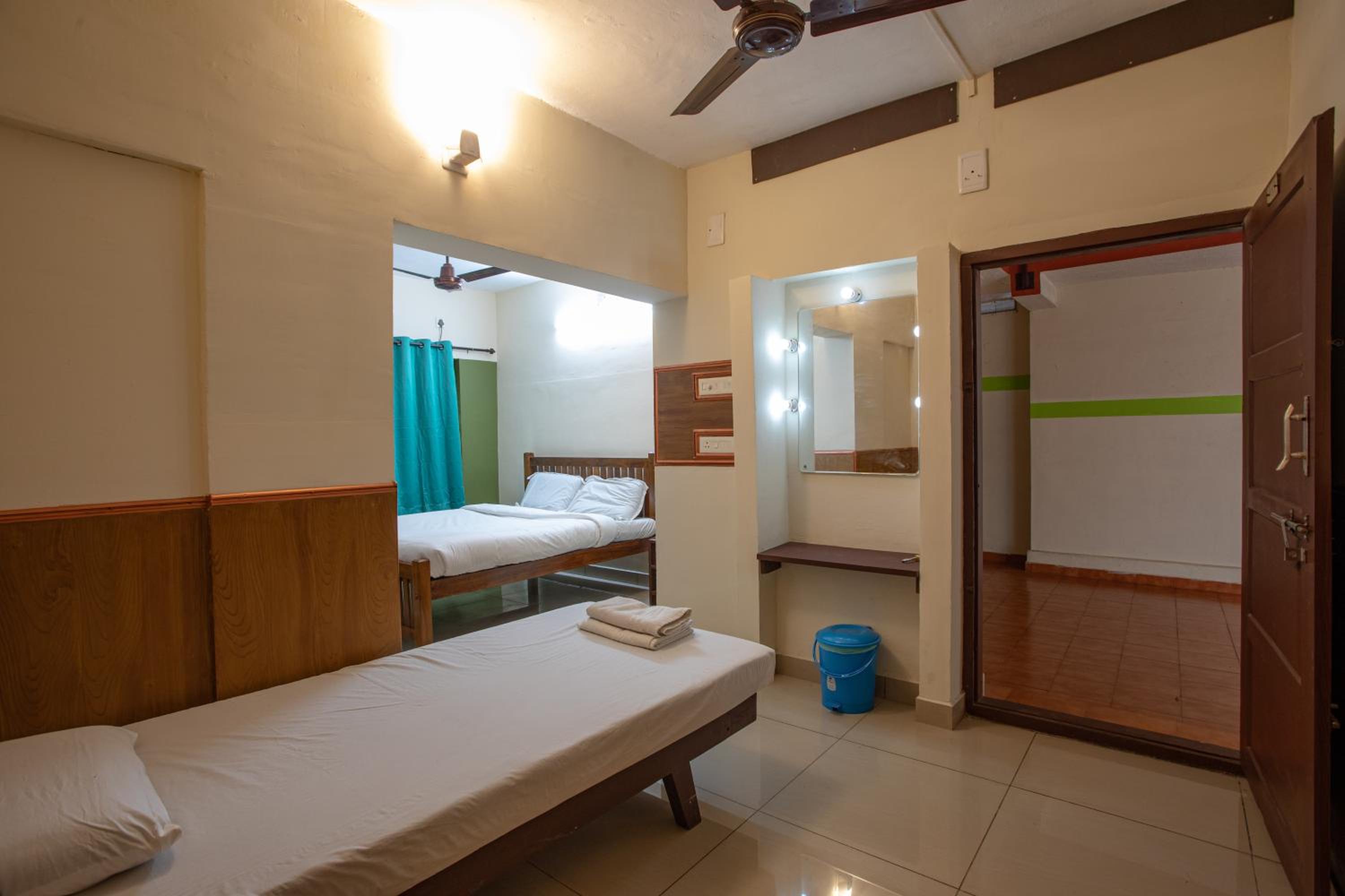 Triple Room with Bathroom - Photo 1