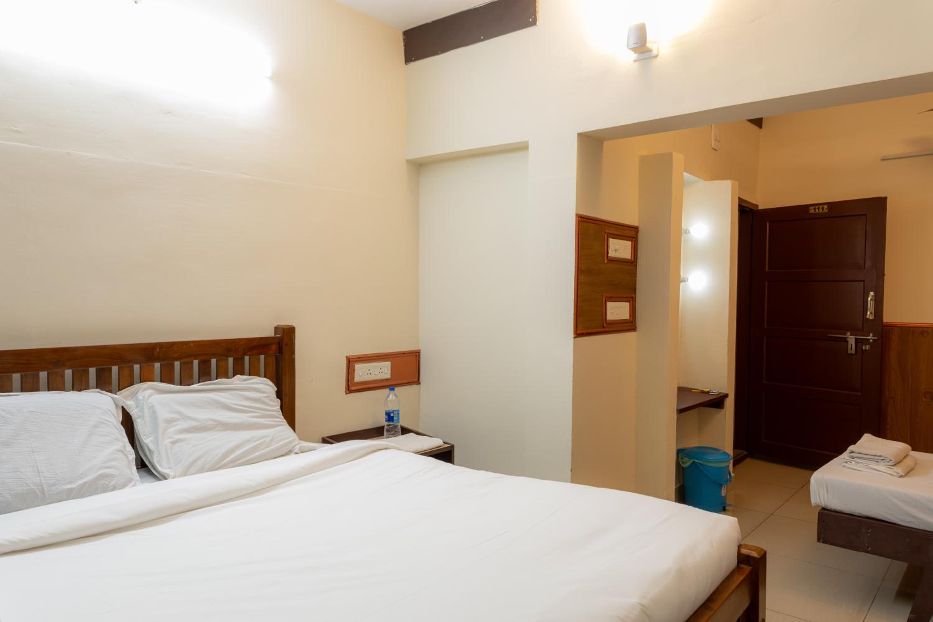 Triple Room with Bathroom - Photo 3