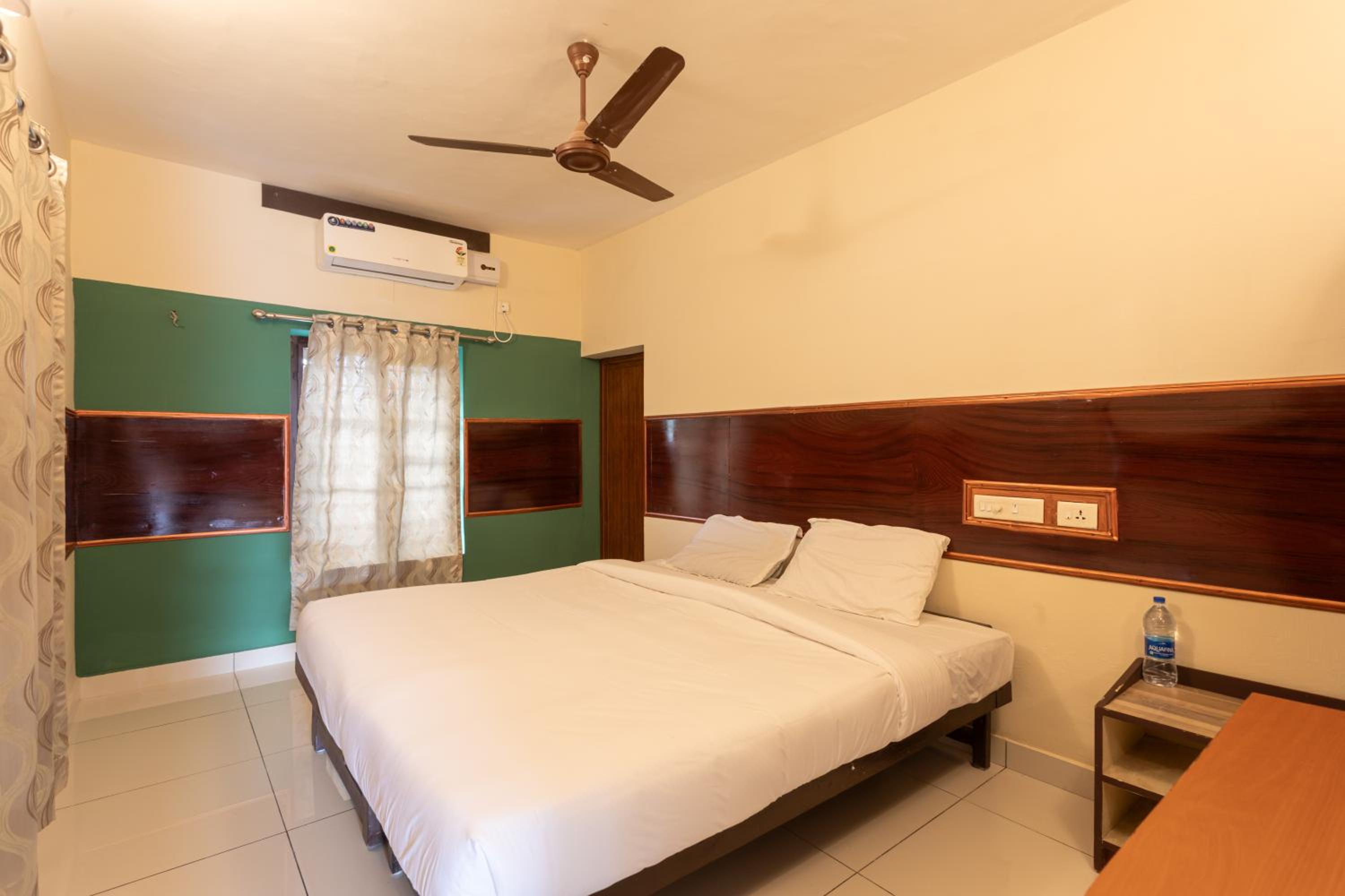 Standard Double Room - Photo 3