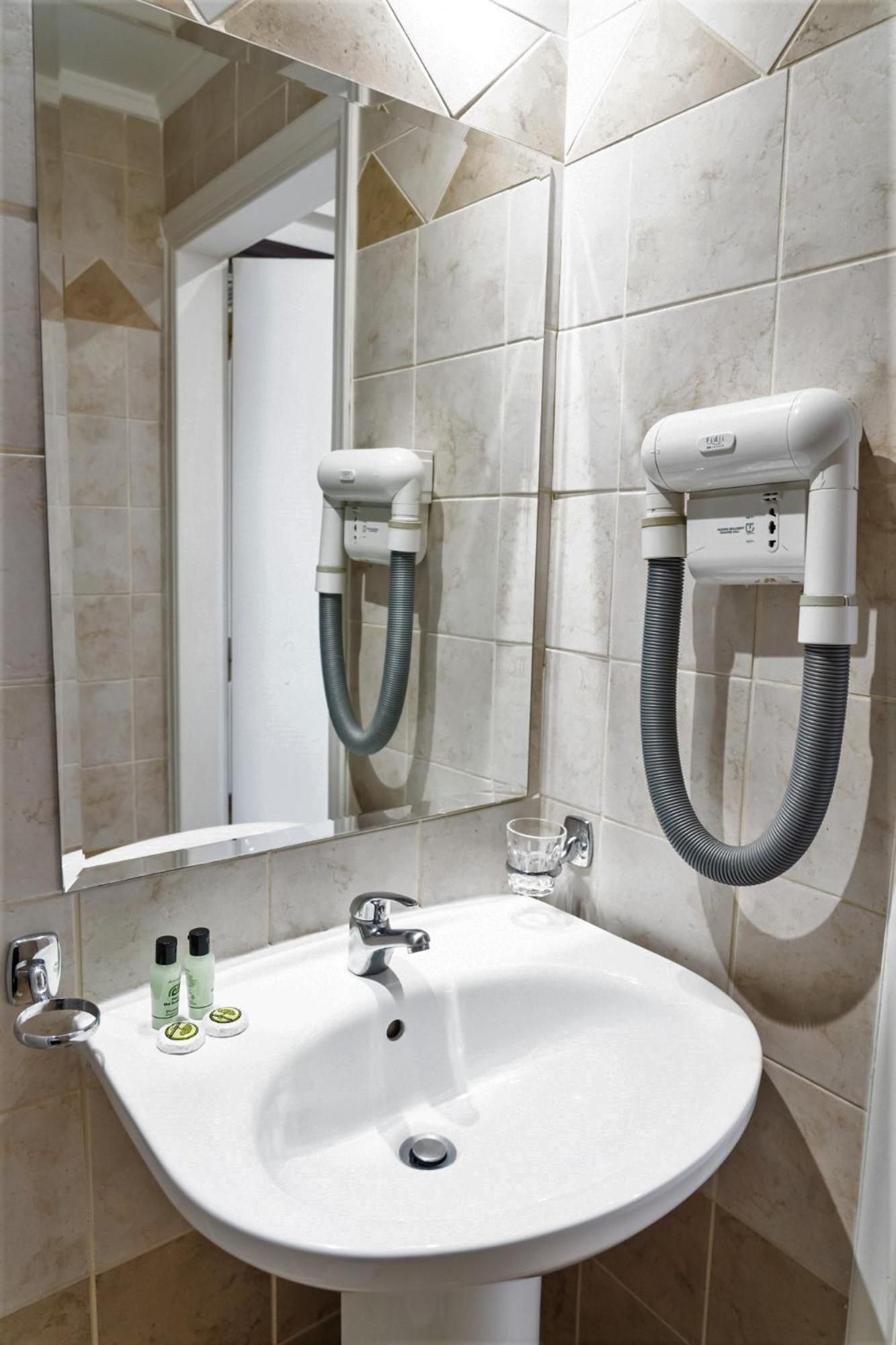 2 Twin Rooms with Interconnecting Door, photo 7