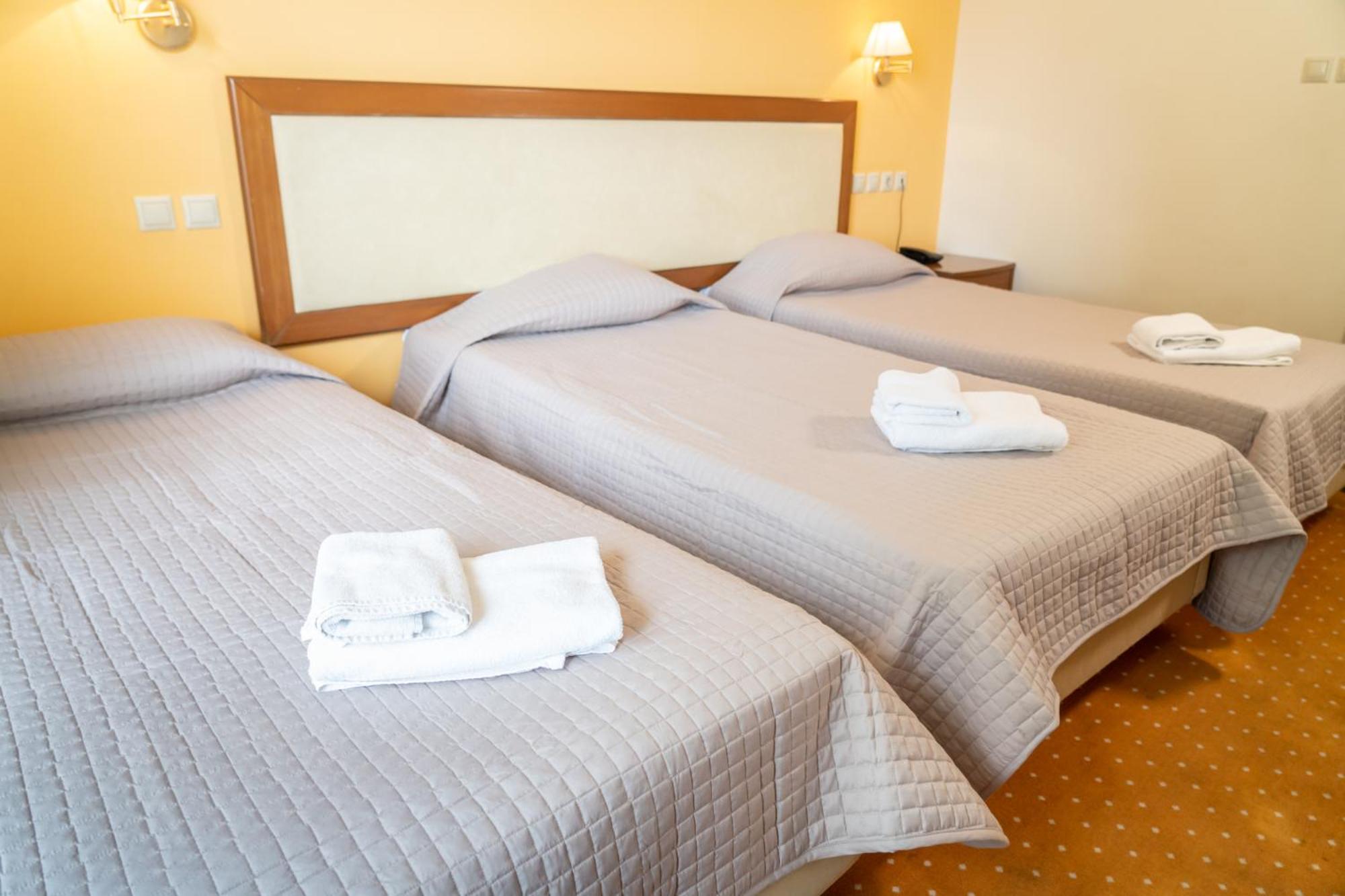 Triple Room with Sea View