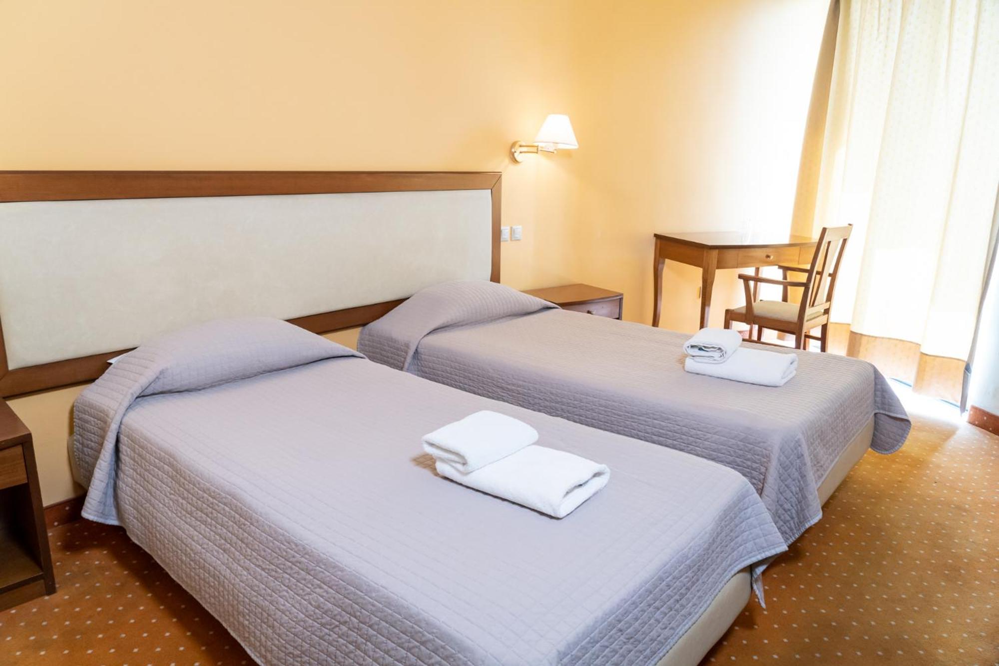 Double or Twin Room photo 3
