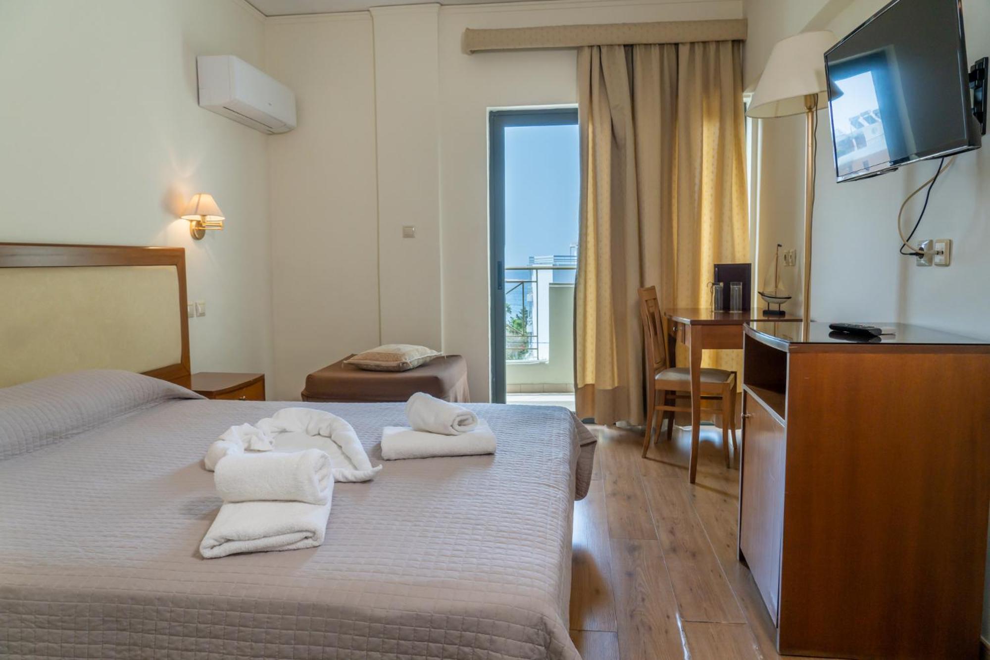 Double or Twin Room with Sea View