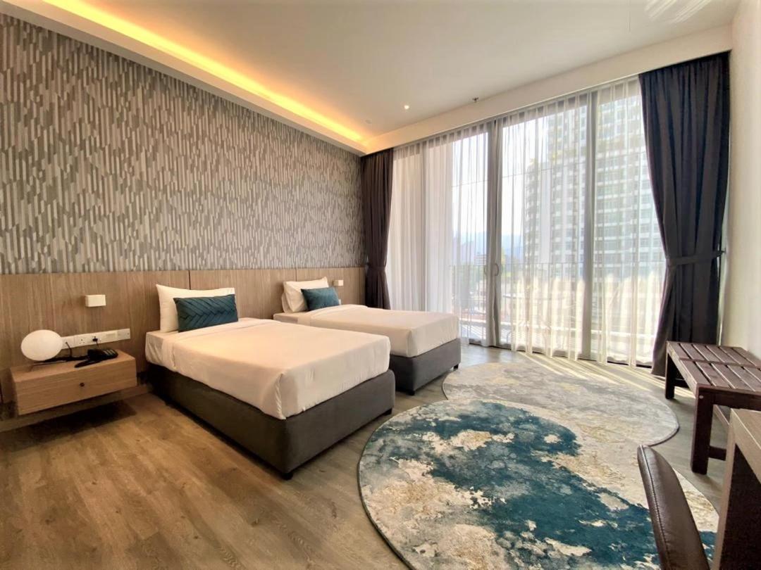 Twin Room with City View - Photo 3