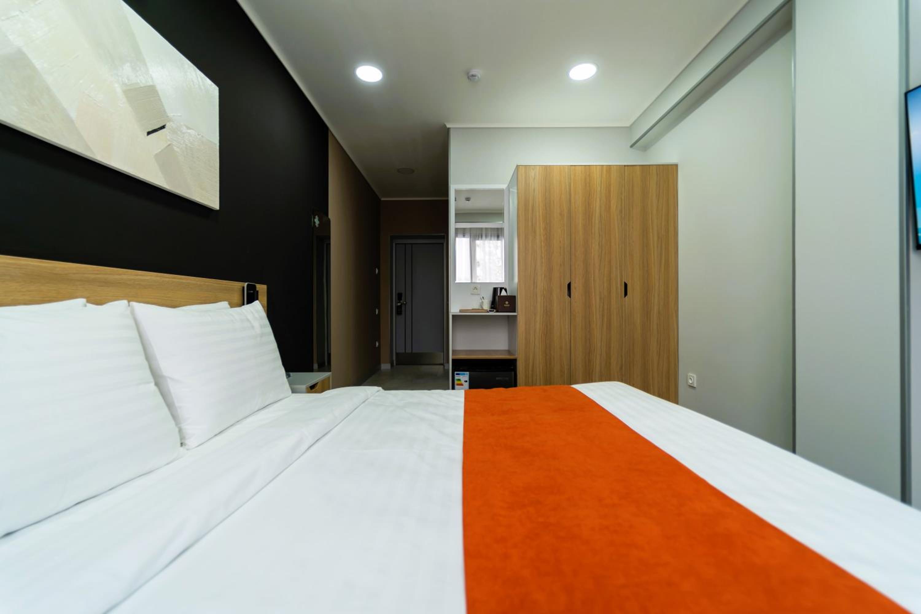 Standard Queen Room photo 3