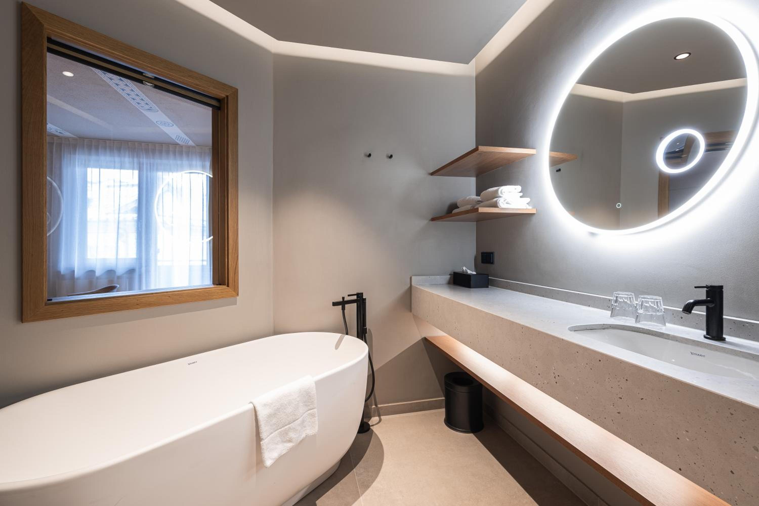 Deluxe Junior Suite - Photo 6