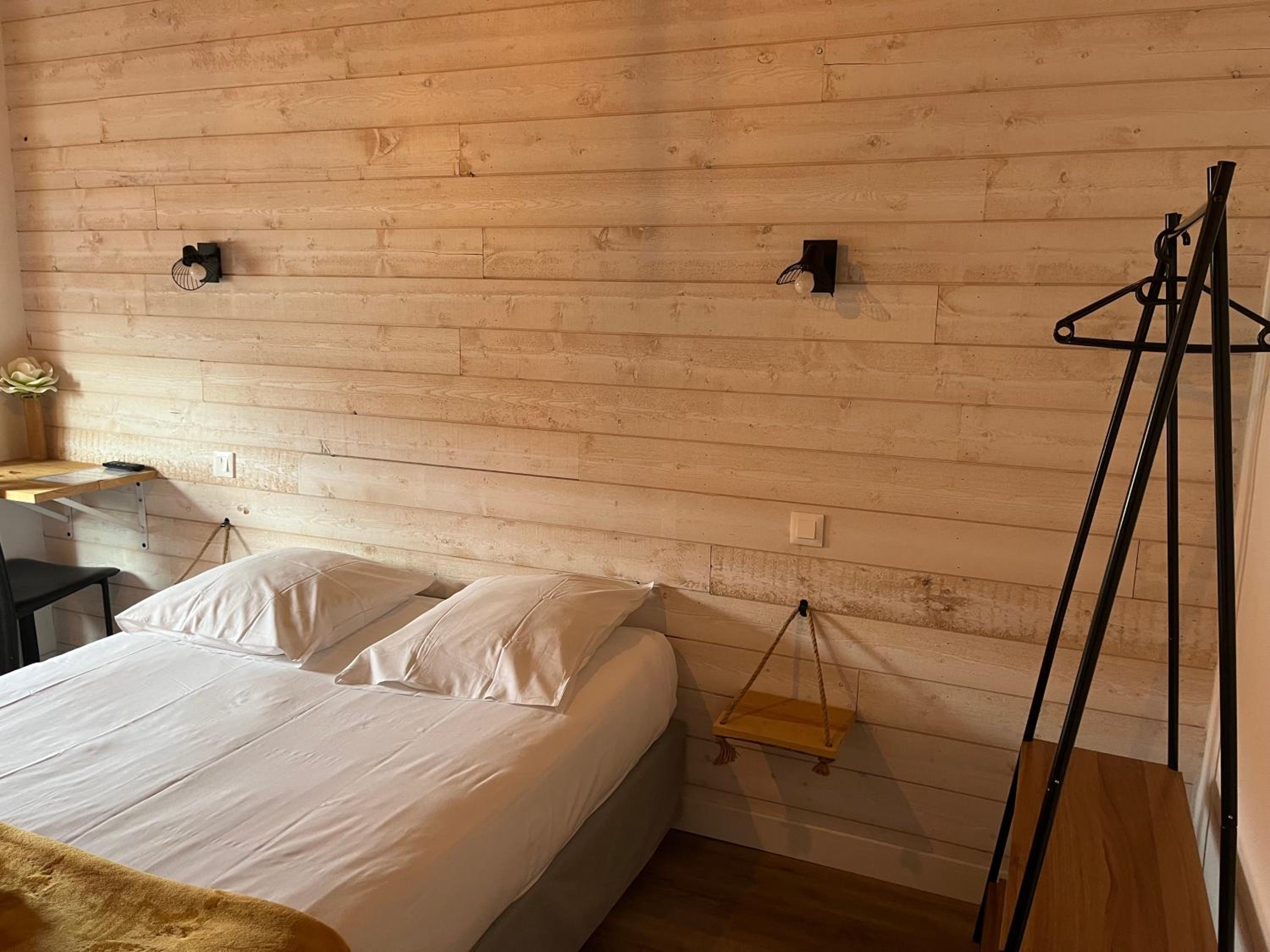 Standard Double Room - Photo 1