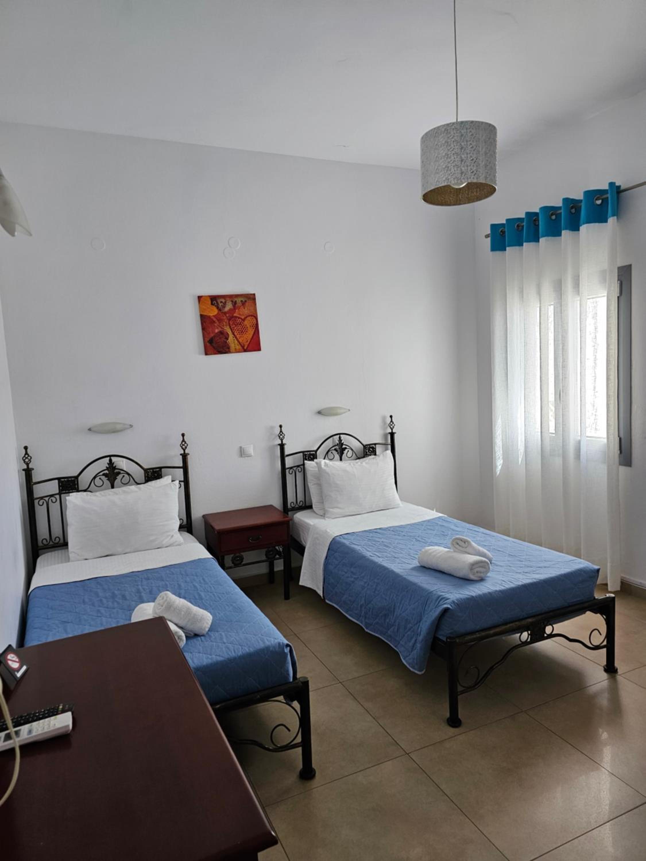 Standard Twin Room - Photo 3