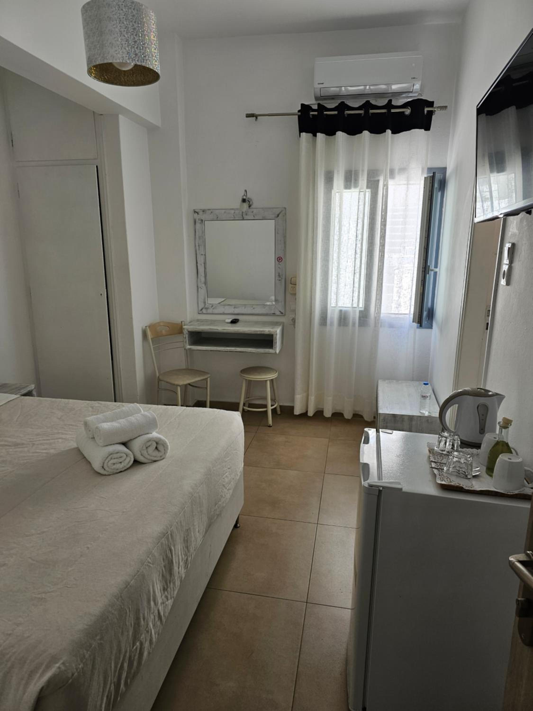 Standard Double Room - Photo 8